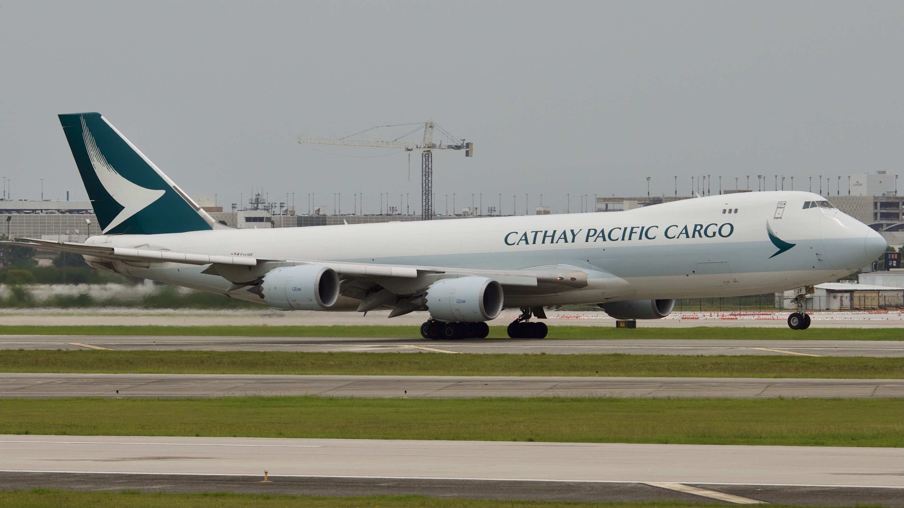 Full size: Cathay Pacific Cargo Boeing 747-8F B-LJF at Houston-George Bush Intercontinental Airport