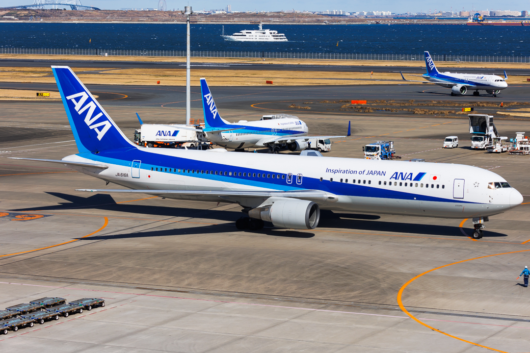 Full size: All Nippon Airways Boeing 767-300ER JA616A at Tokyo-Haneda Airport