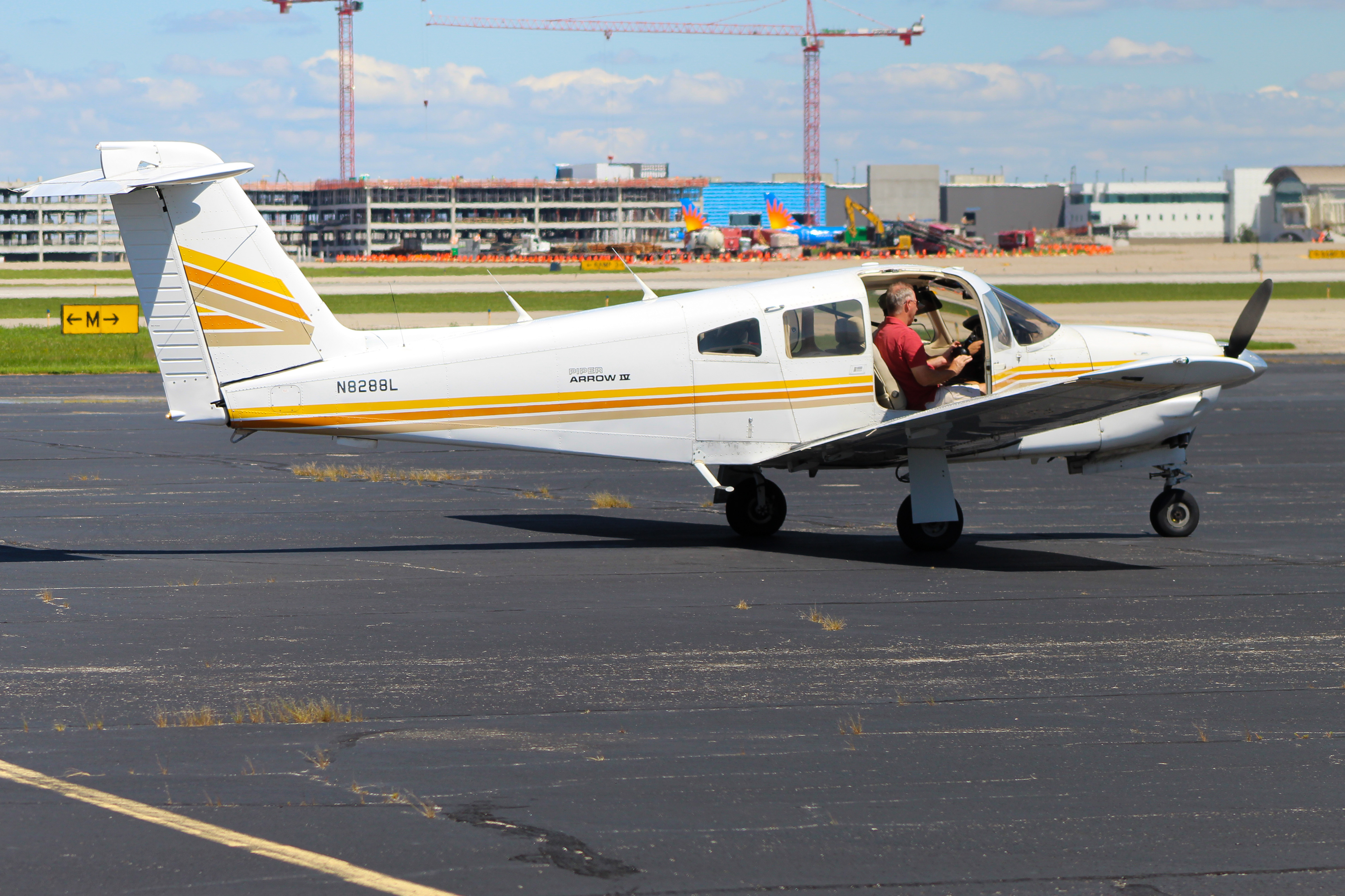 Full size: PRIVATE Piper Arrow N8288L at Cincinnati/Northern Kentucky International Airport
