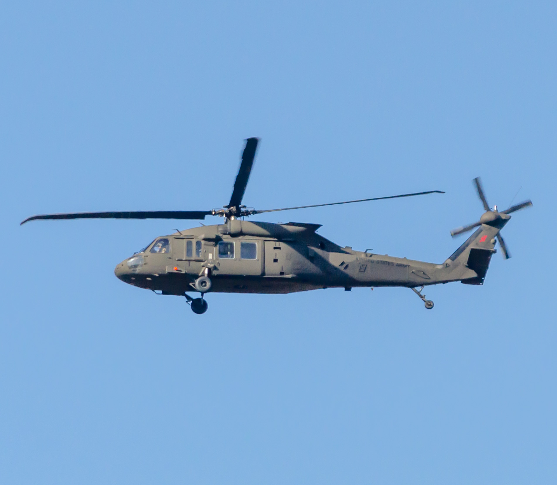 Full size: USA - United States Army Sikorsky UH-60L Blackhawk 99-26829 at Atlantic City International Airport