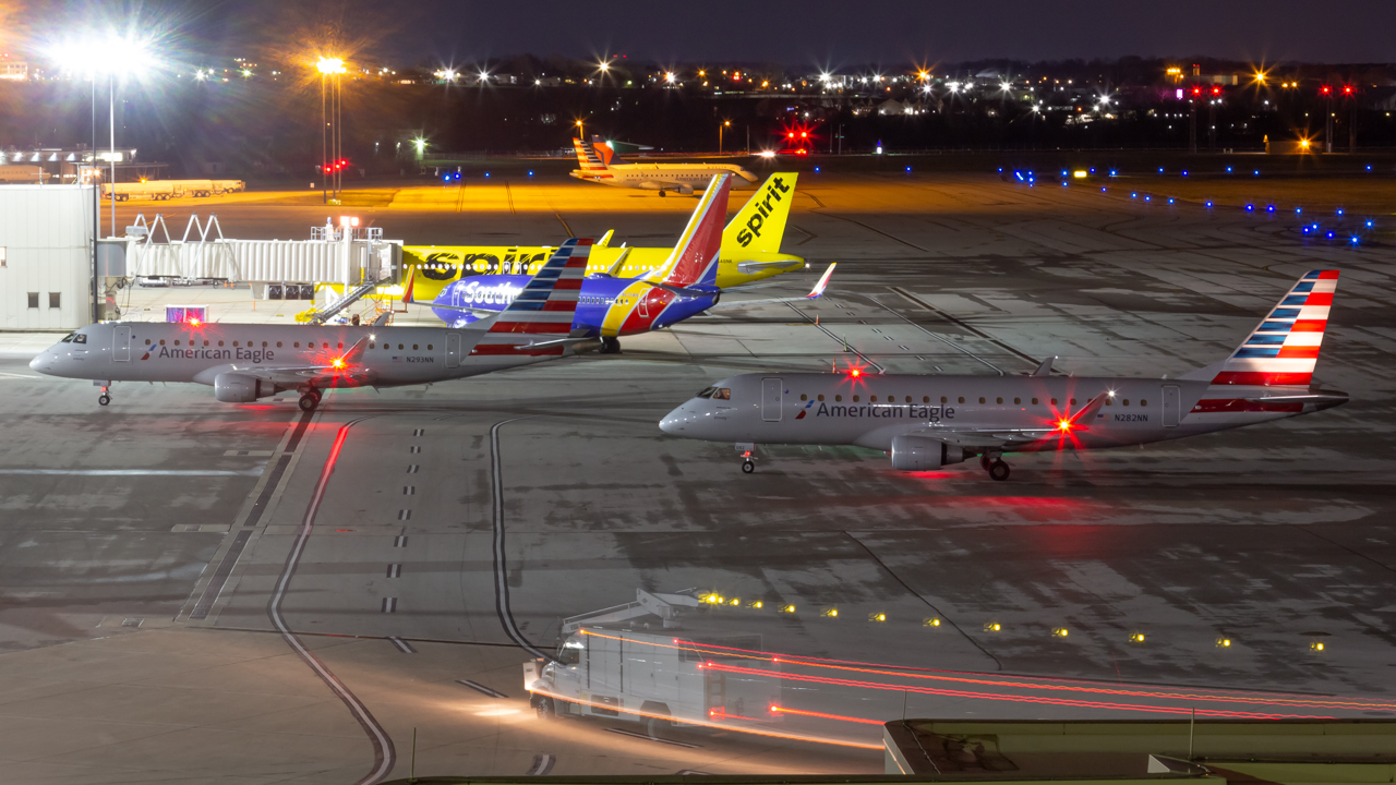 Full size: American Eagle ERJ175 N282NN at John Glenn Columbus International Airport