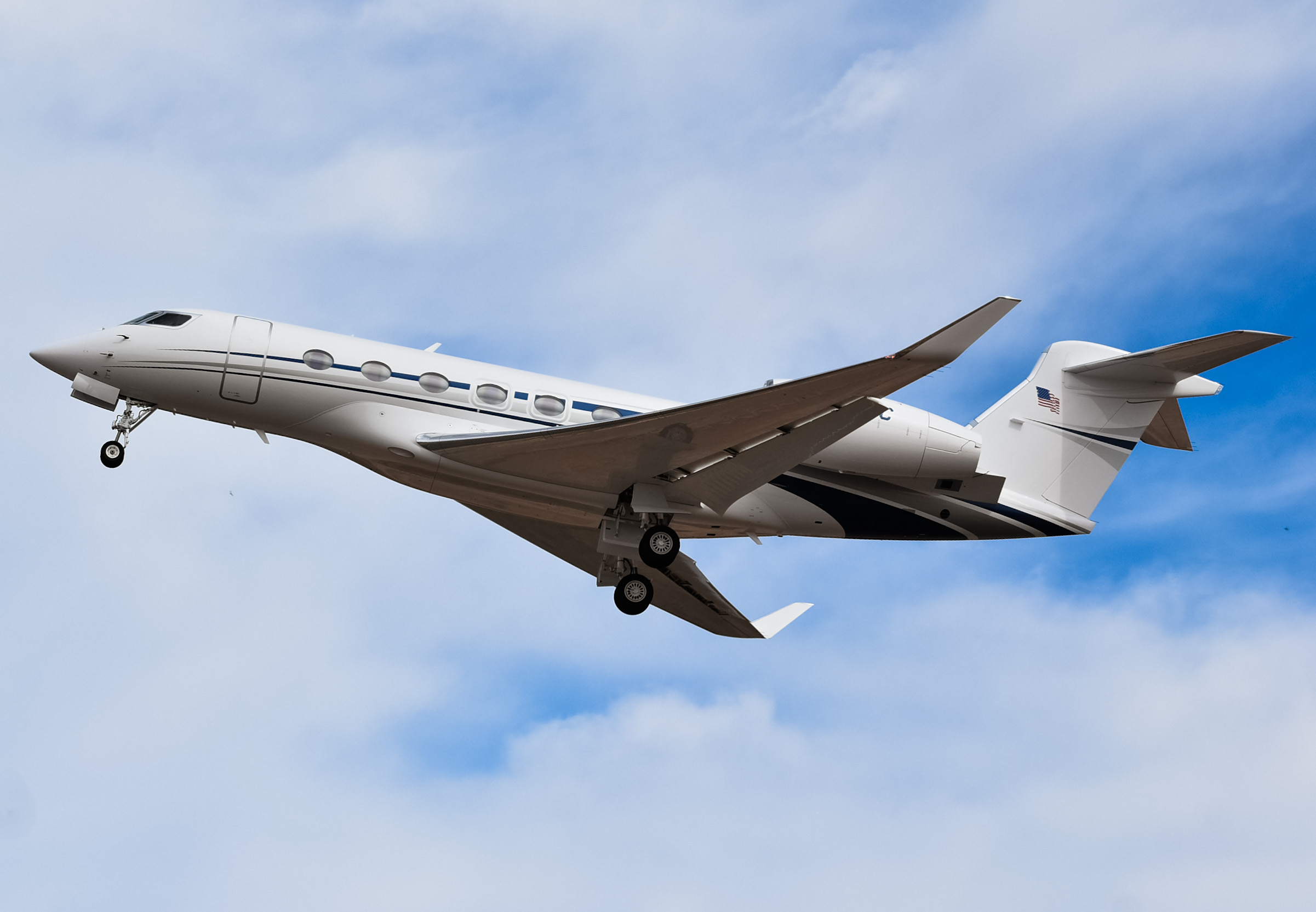 Full size: PRIVATE Gulfstream G500 N9SC at Aeropuerto de Cabo San Lucas Internacional