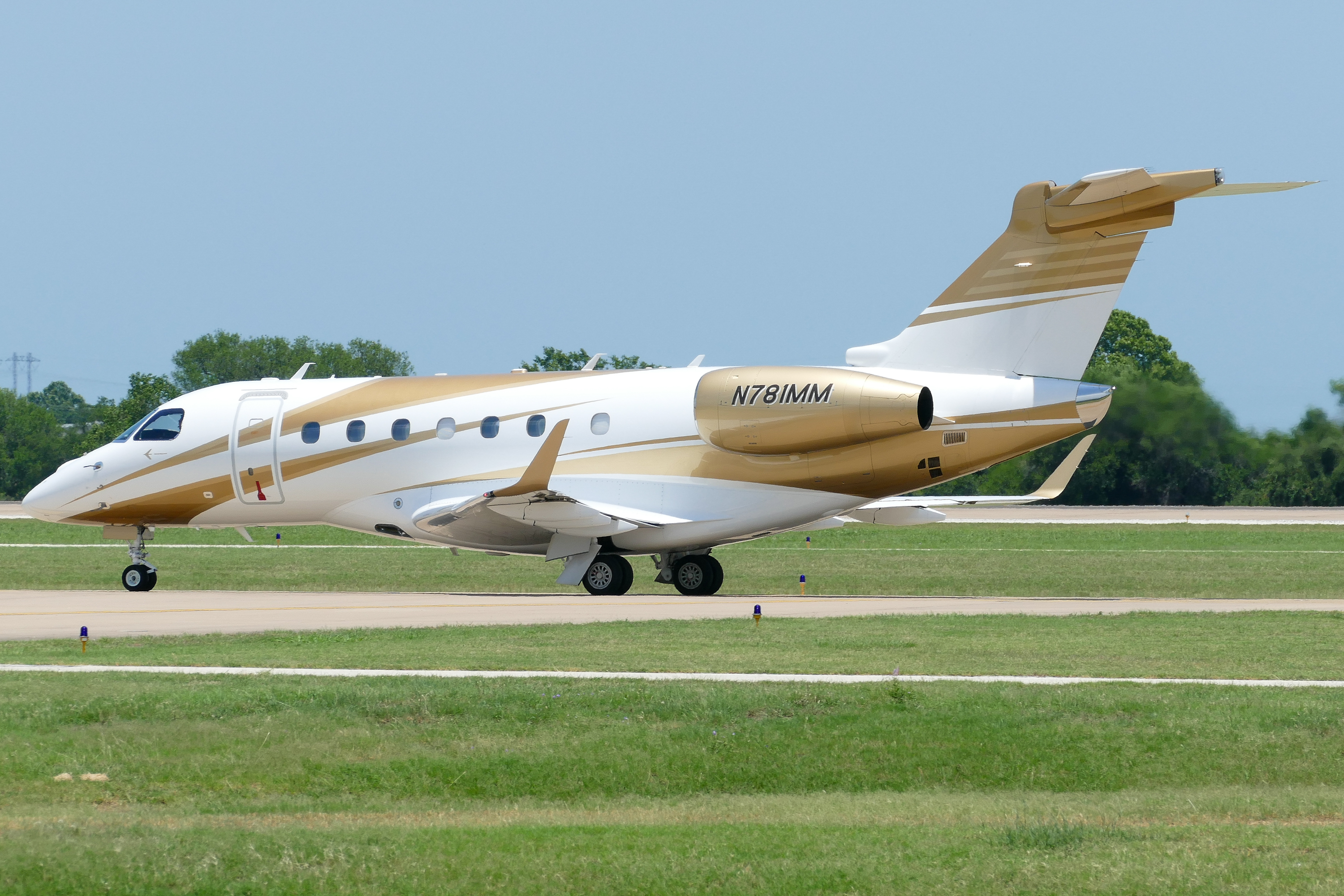 Full size: PRIVATE Embraer 550 N781MM at Austin-Bergstrom International Airport