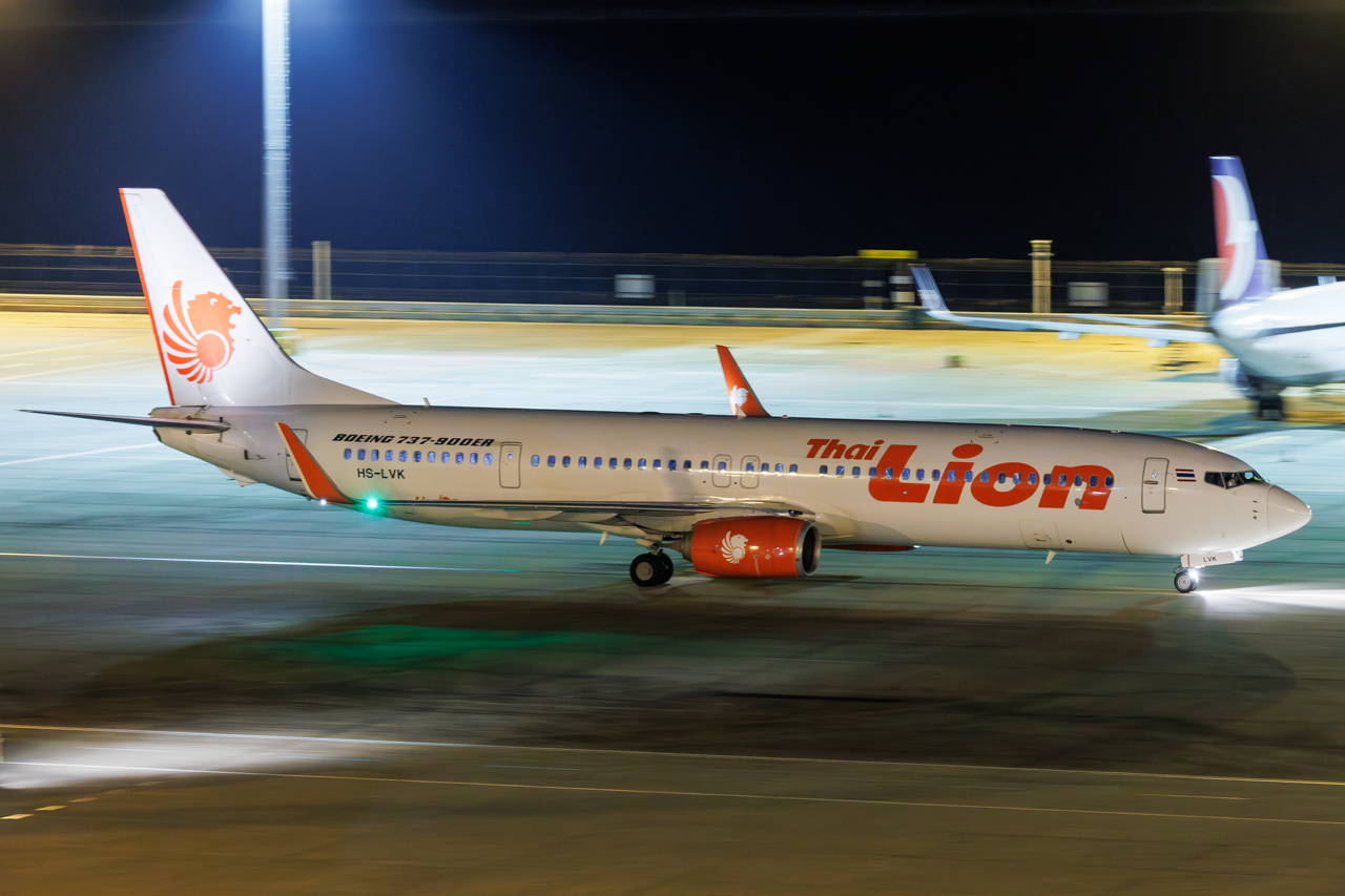 Full size: Thai Lion Air Boeing 737-900ER HS-LVK at Macau International Airport