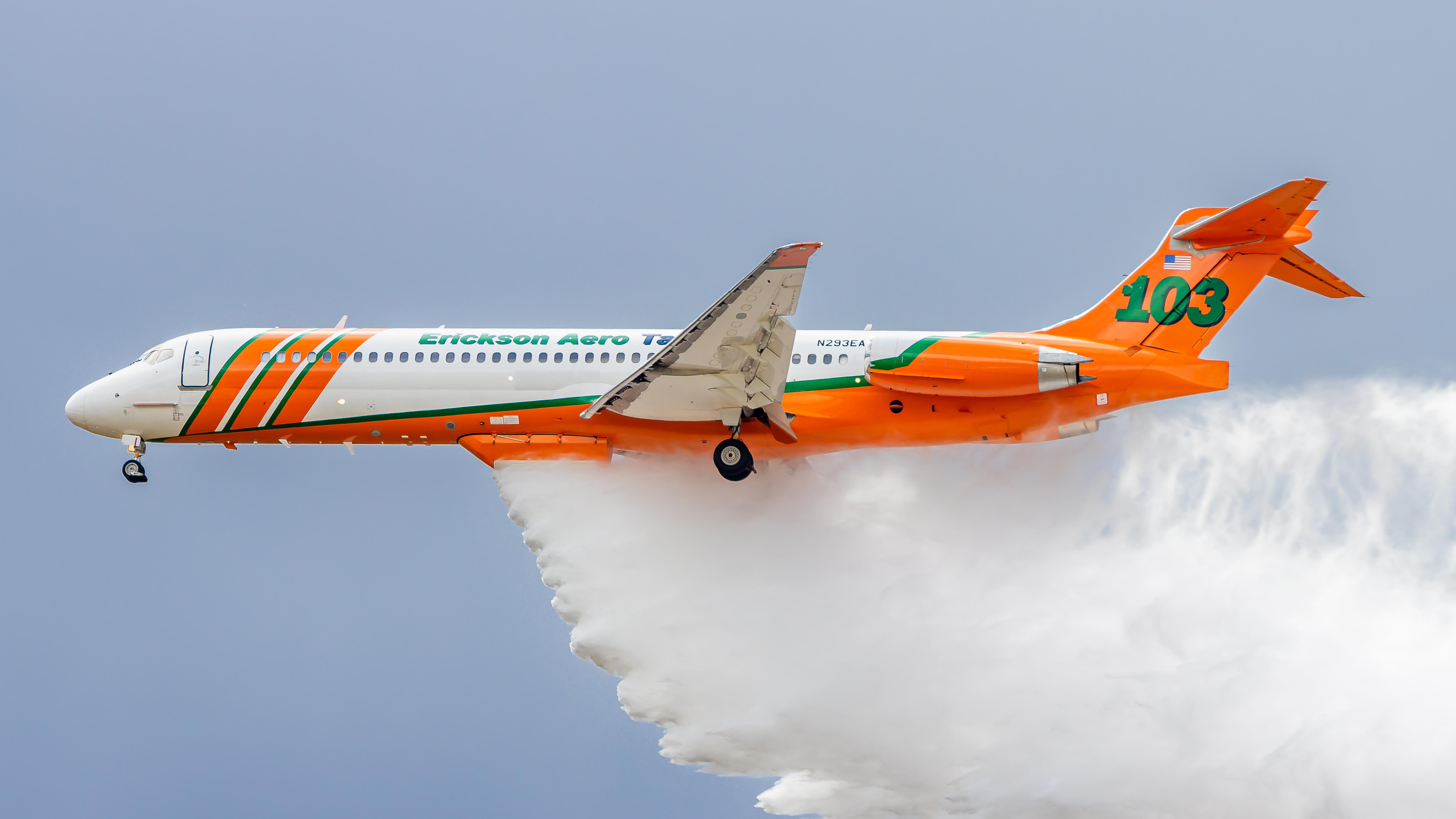 Full size: Erickson Aero Tanker McDonnell Douglas MD-87 N293EA at Madras Municipal Airport
