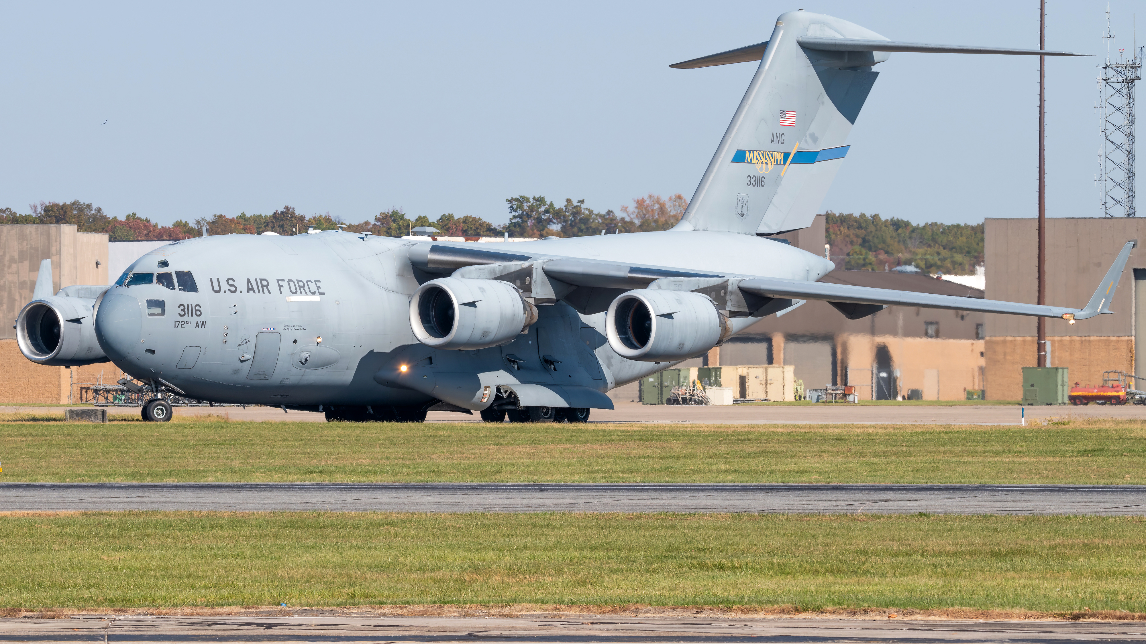 Full size: USAF - United States Air Force Boeing C-17 Globemaster III 03-3116 at Martin State Airport