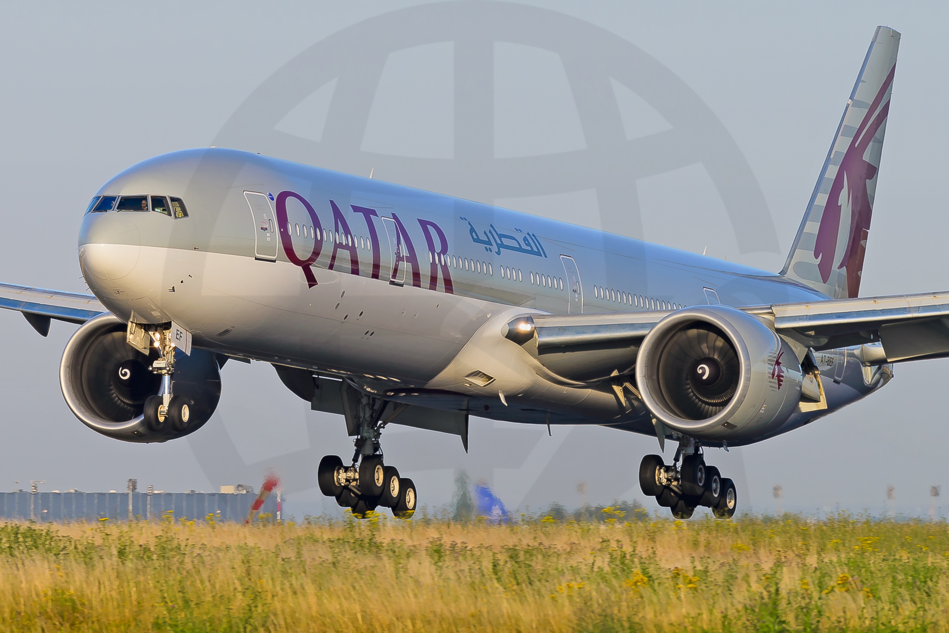 Full size: Qatar Airways Boeing 777-300ER A7-BEF  at Paris Charles de Gaulle Airport