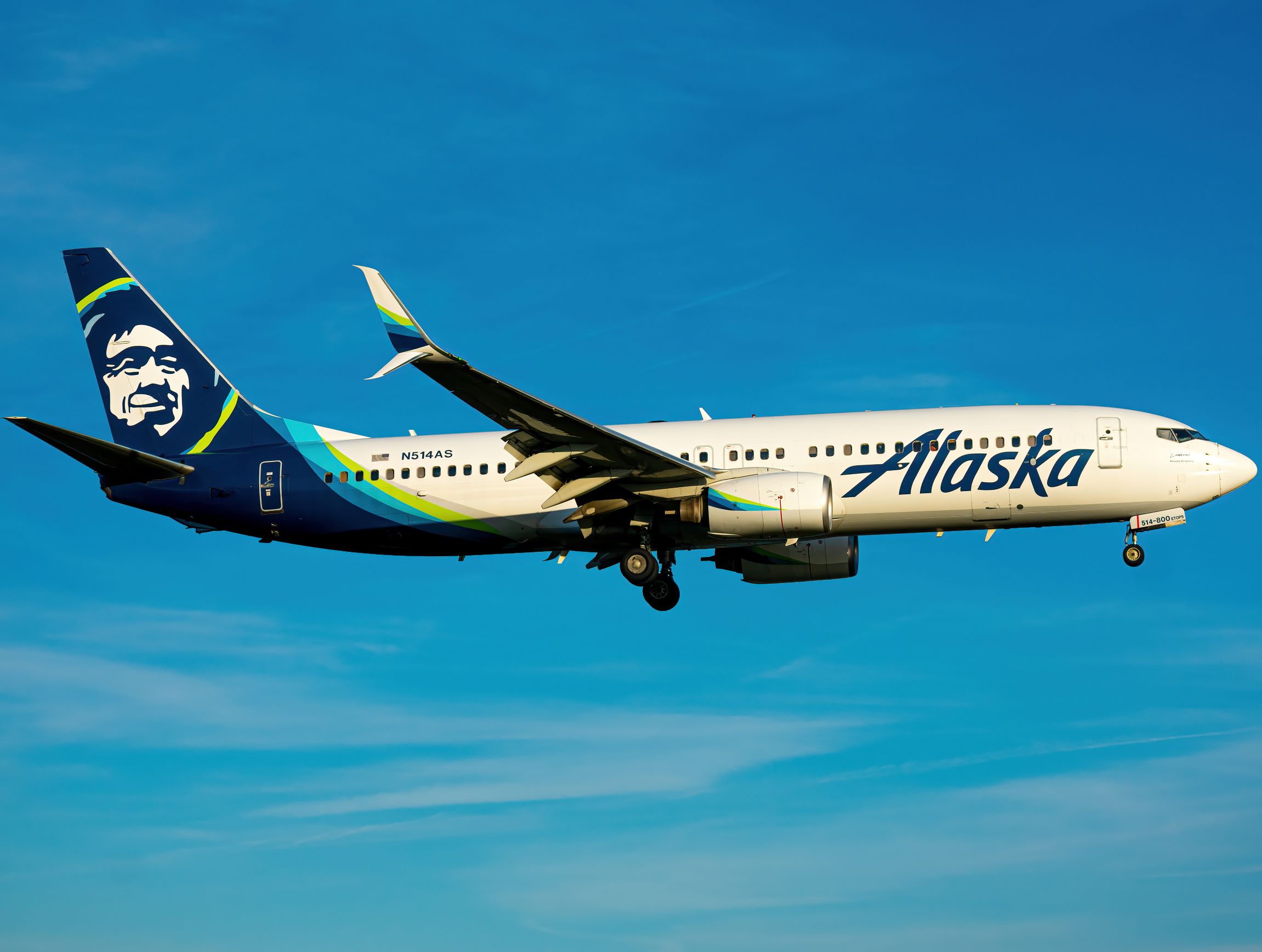 Full size: Alaska Airlines Boeing 737-900ER N514AS at Ronald Reagan National Airport