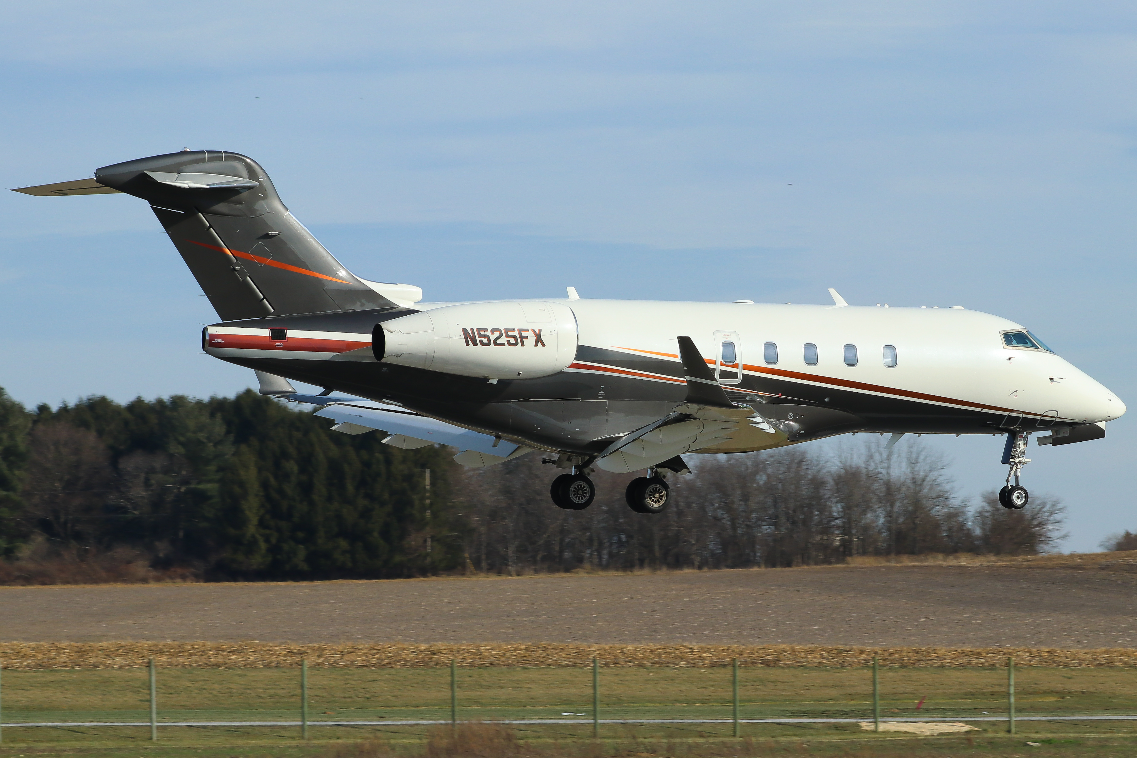 Full size: Flexjet  Bombardier Challenger 300 N525FX at York Airport