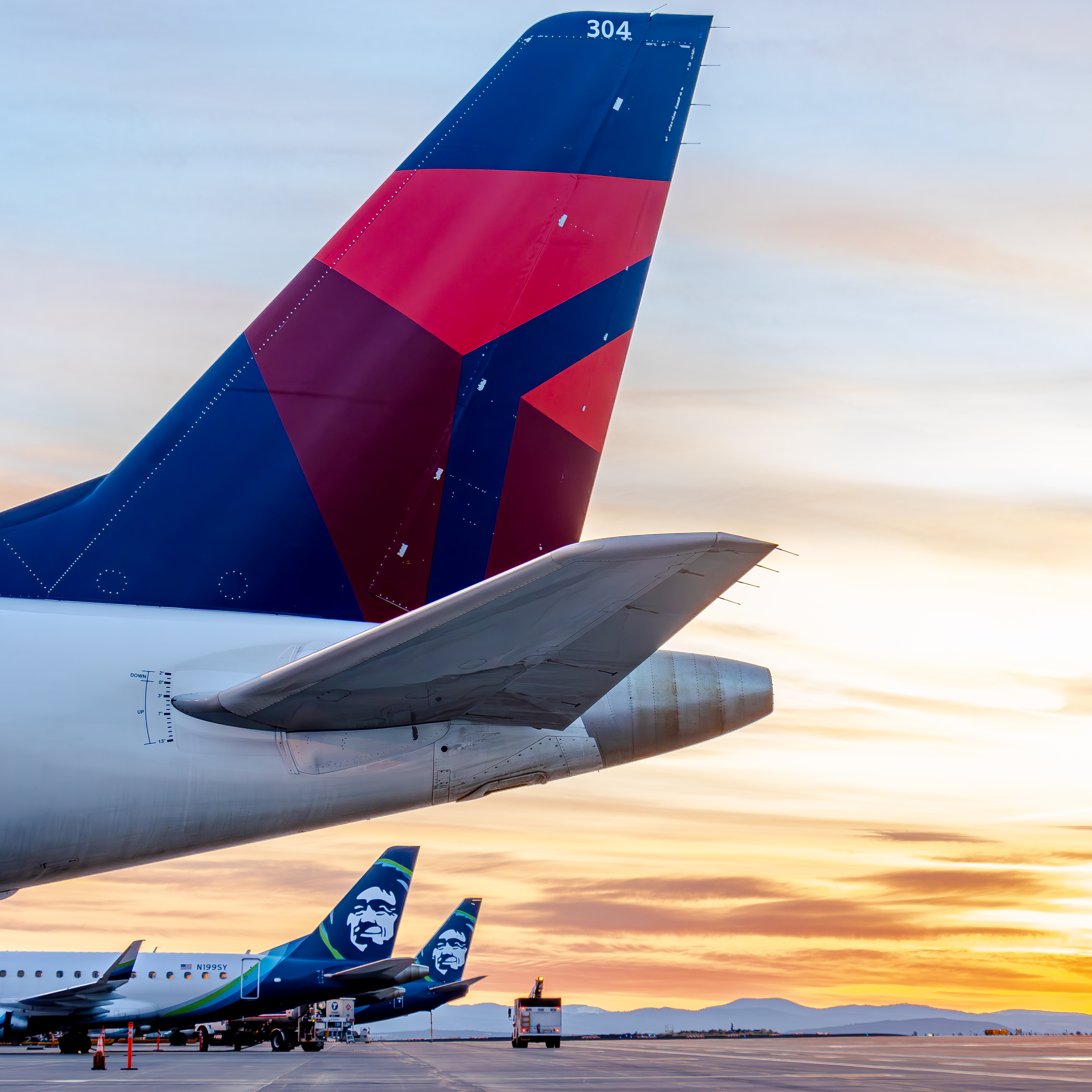 Full size: Airport Photo KRDM at Roberts Field Airport
