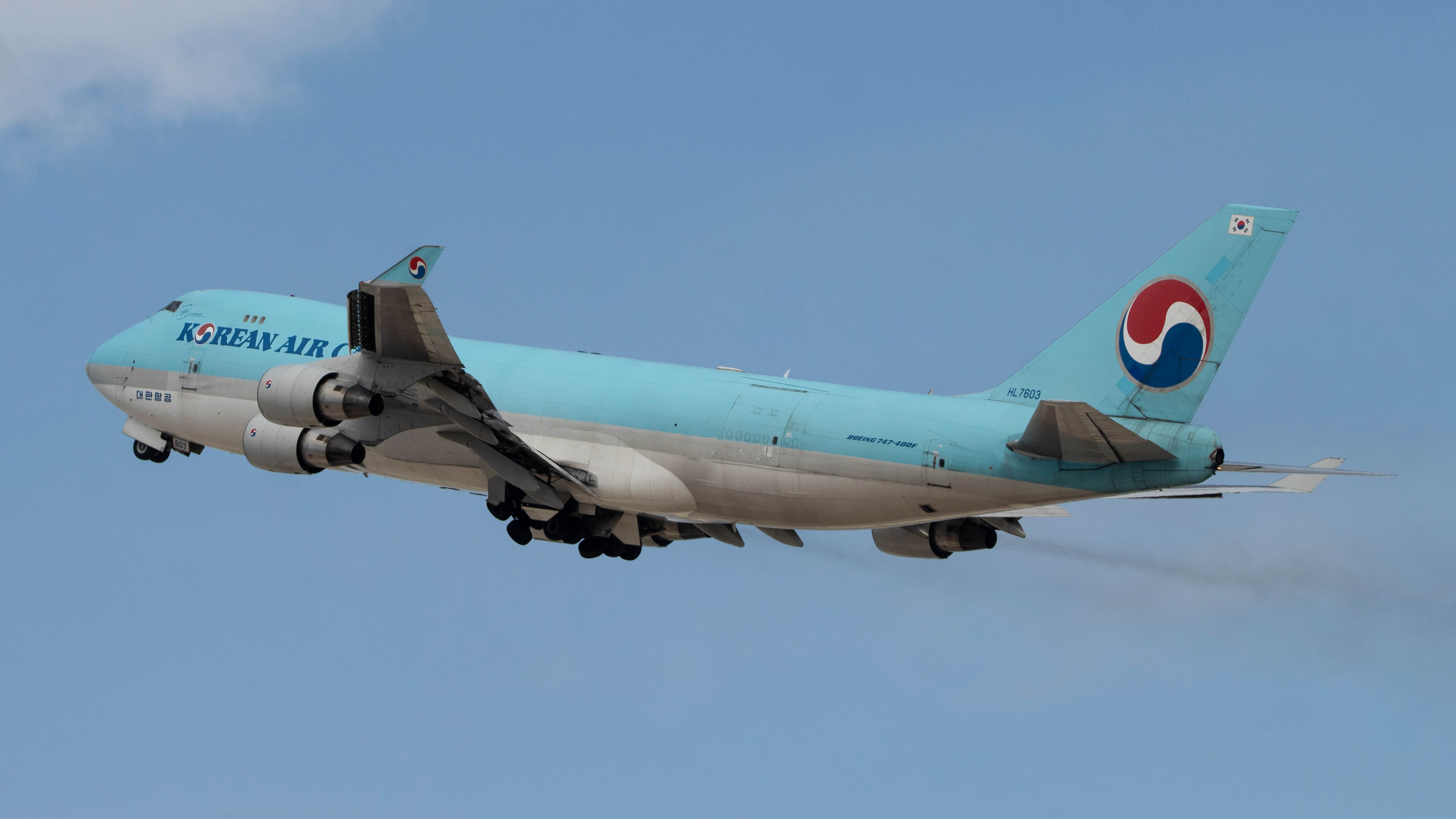 Full size: Korean Air Cargo Boeing 747-400F HL7603 at Los Angeles International Airport