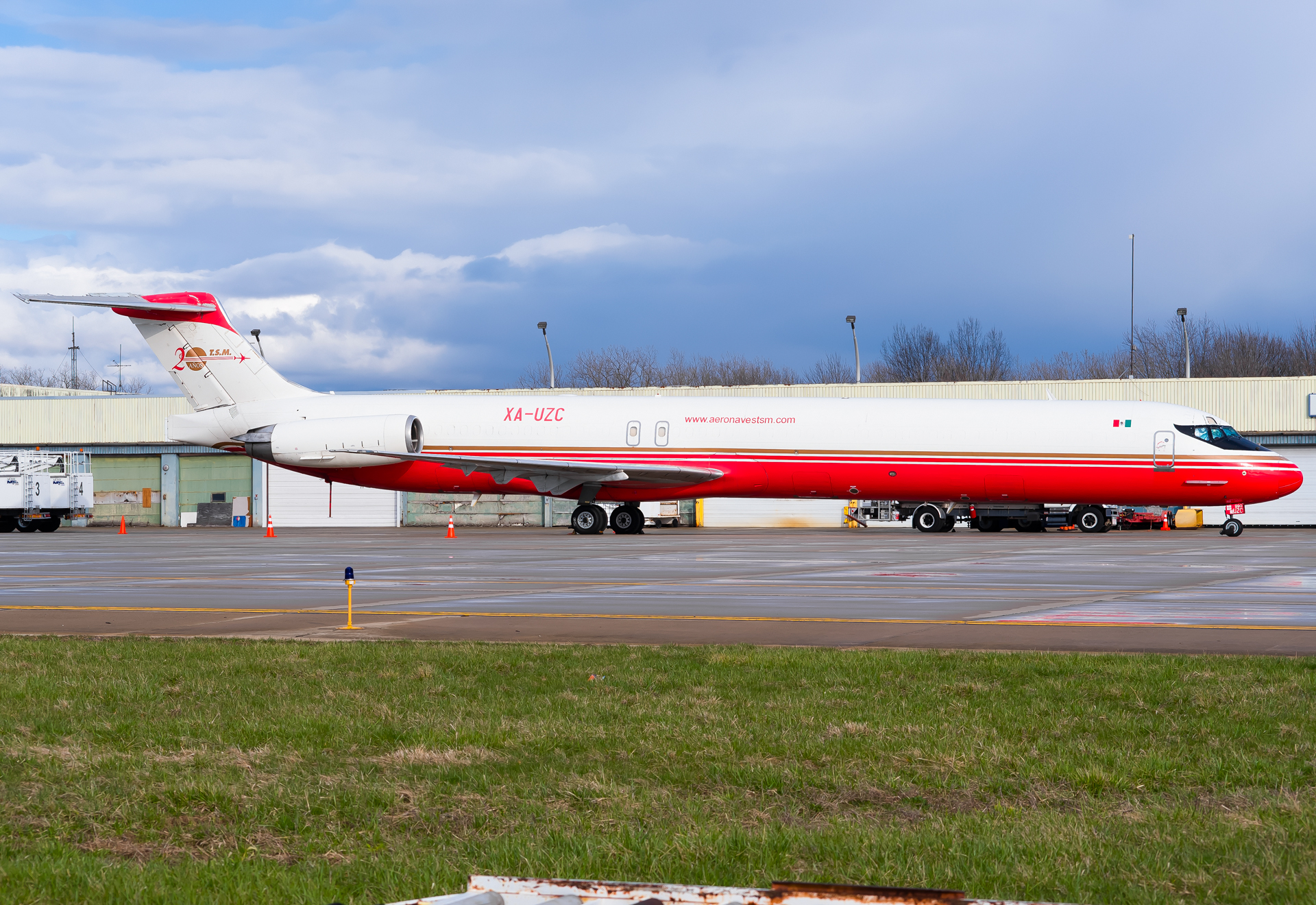 Full size: Aeronaves TSM   McDonnell Douglas MD-80 XA-UZC at Cleveland-Hopkins International Airport