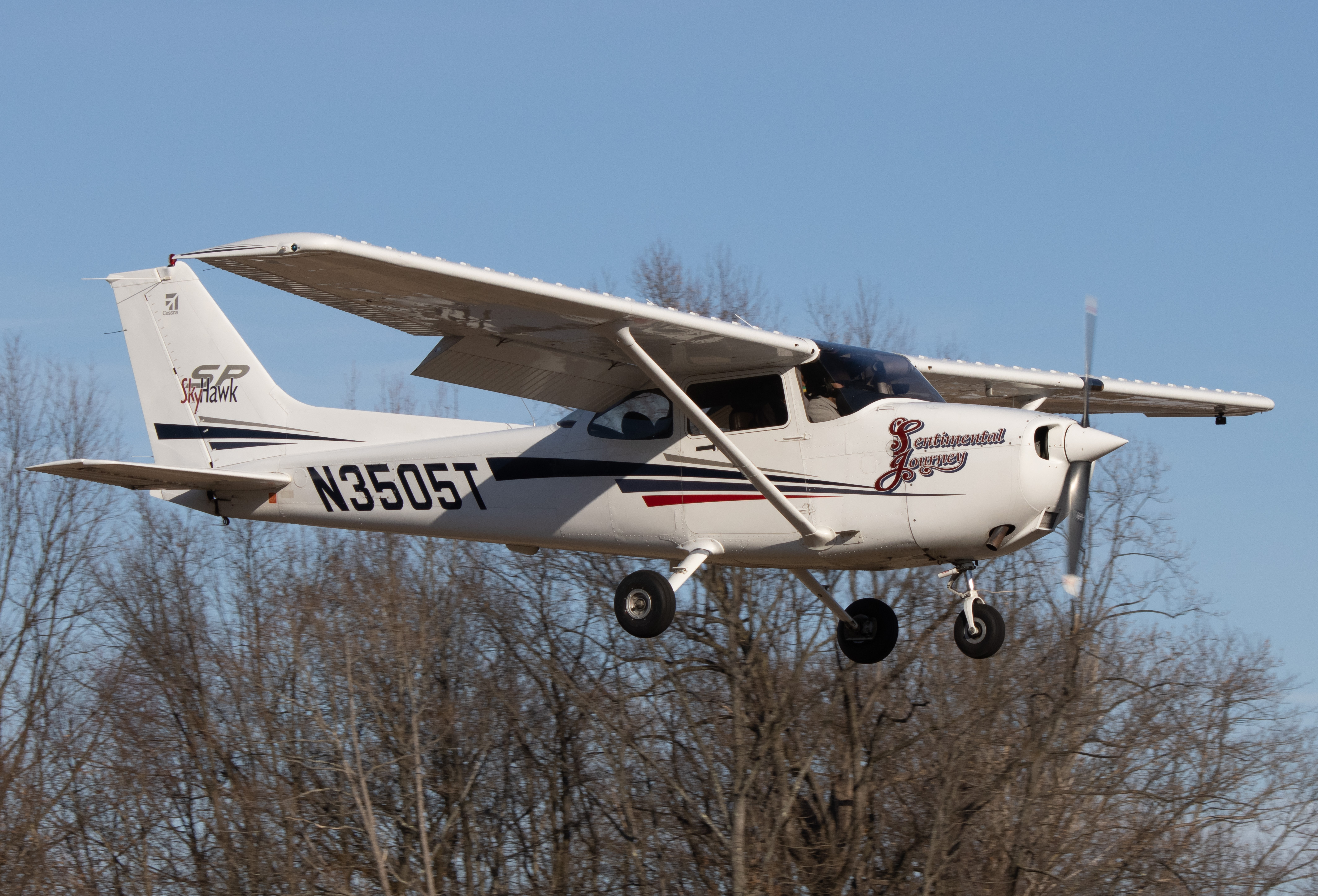 Full size: PRIVATE Cessna 172 N3505T at Essex County Airport