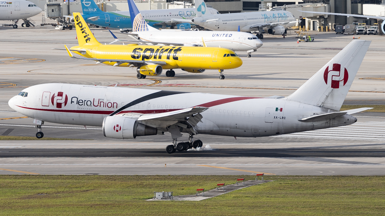 Full size: AeroUnion Boeing 767-200F XA-LRC at Miami International Airport