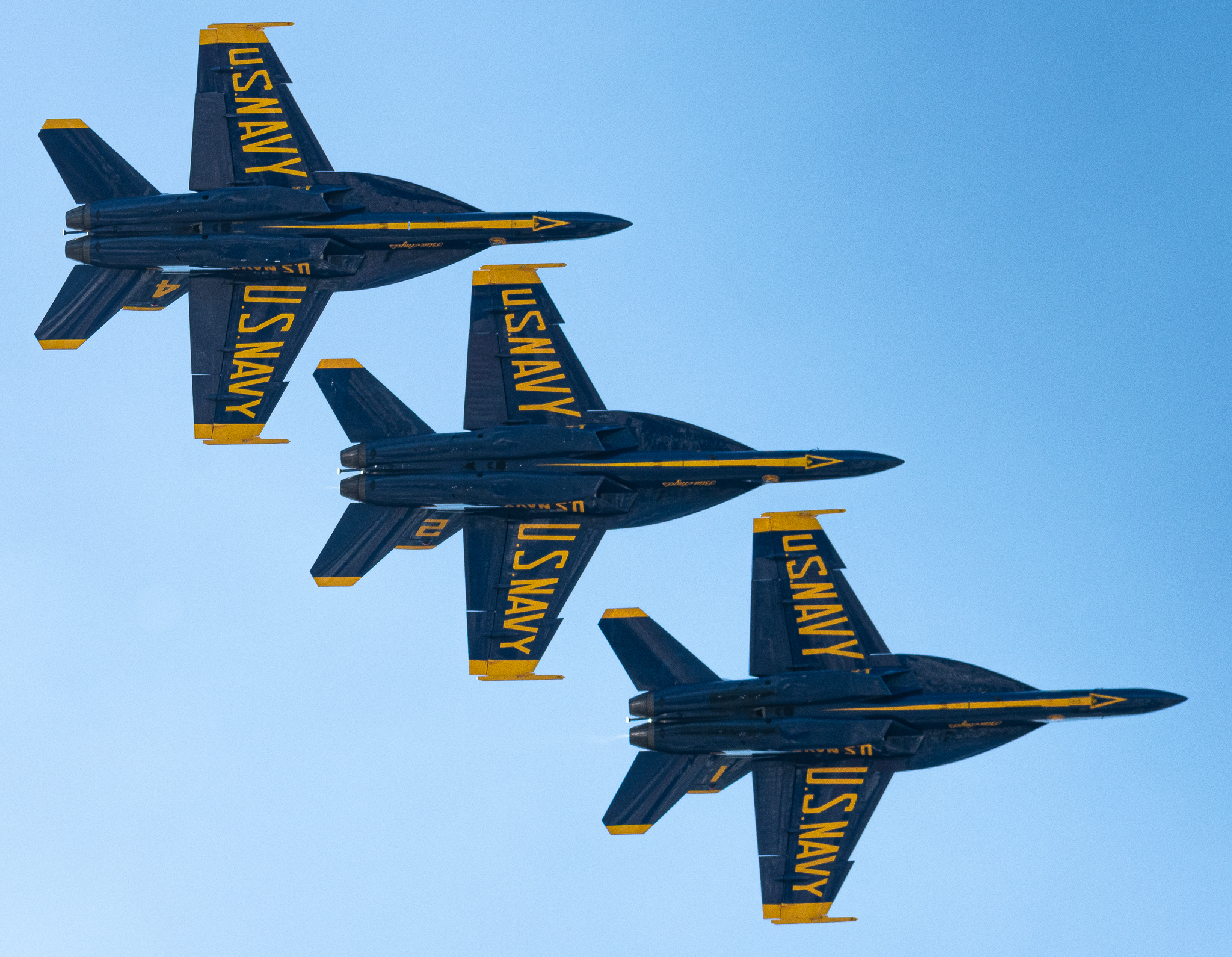 Full size: Blue Angels Jets Flight Pattern  at Not Applicable