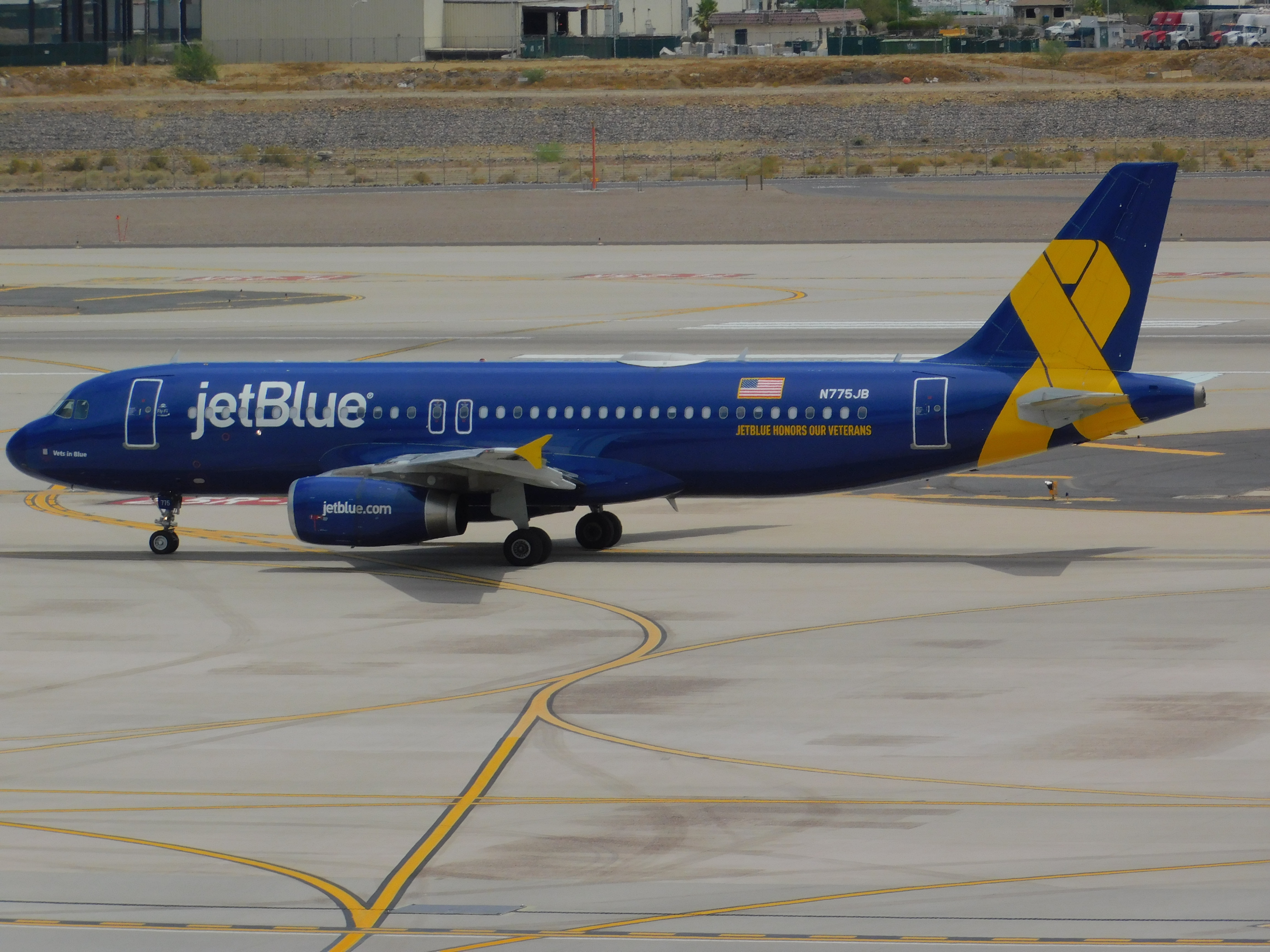 Full size: JetBlue Airways Airbus A320 N775JB at Phoenix Sky Harbor International Airport