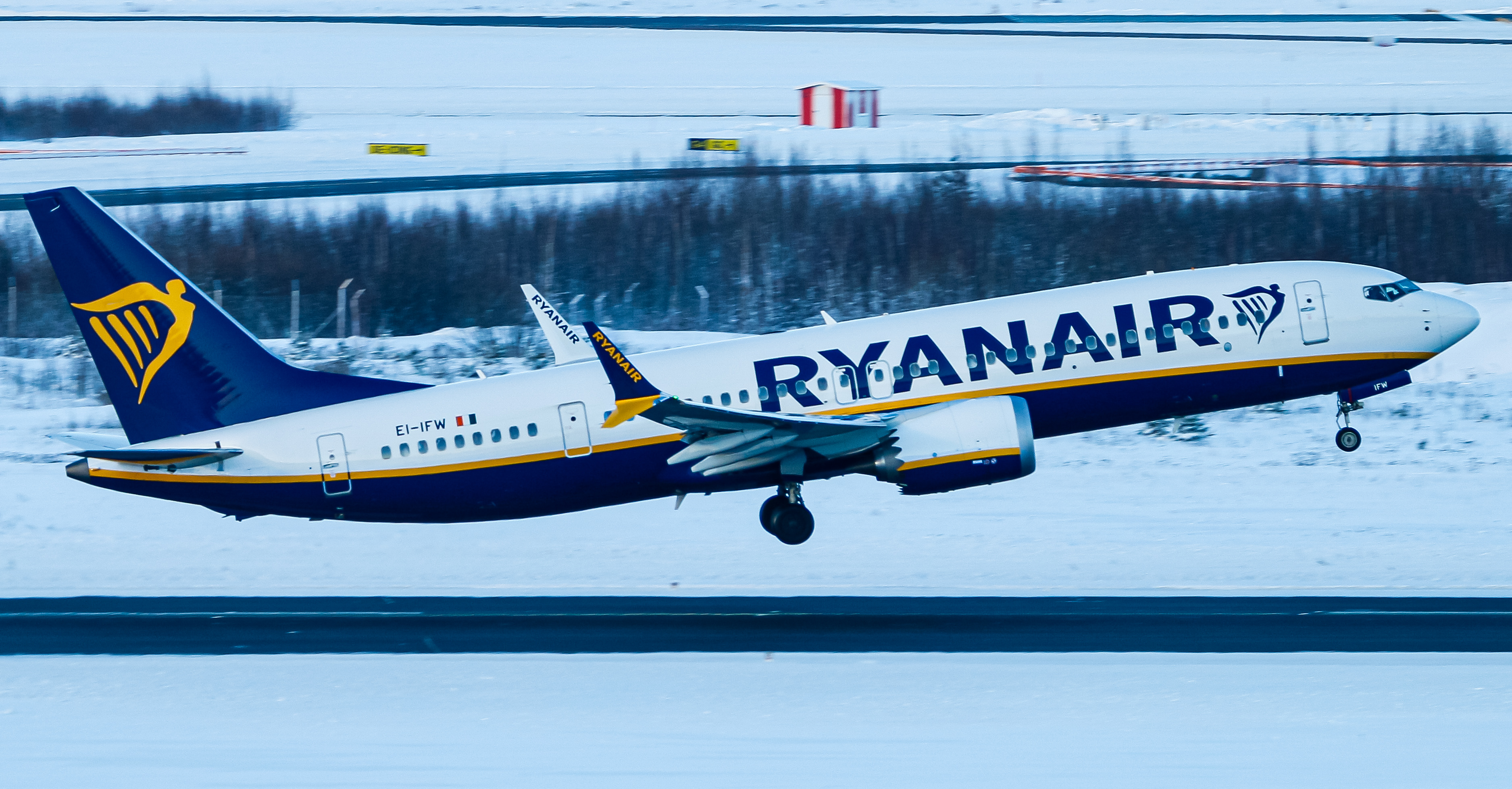 Full size: RyanAir Boeing 737 MAX 8 EI-IFW at Helsinki Vantaa Airport