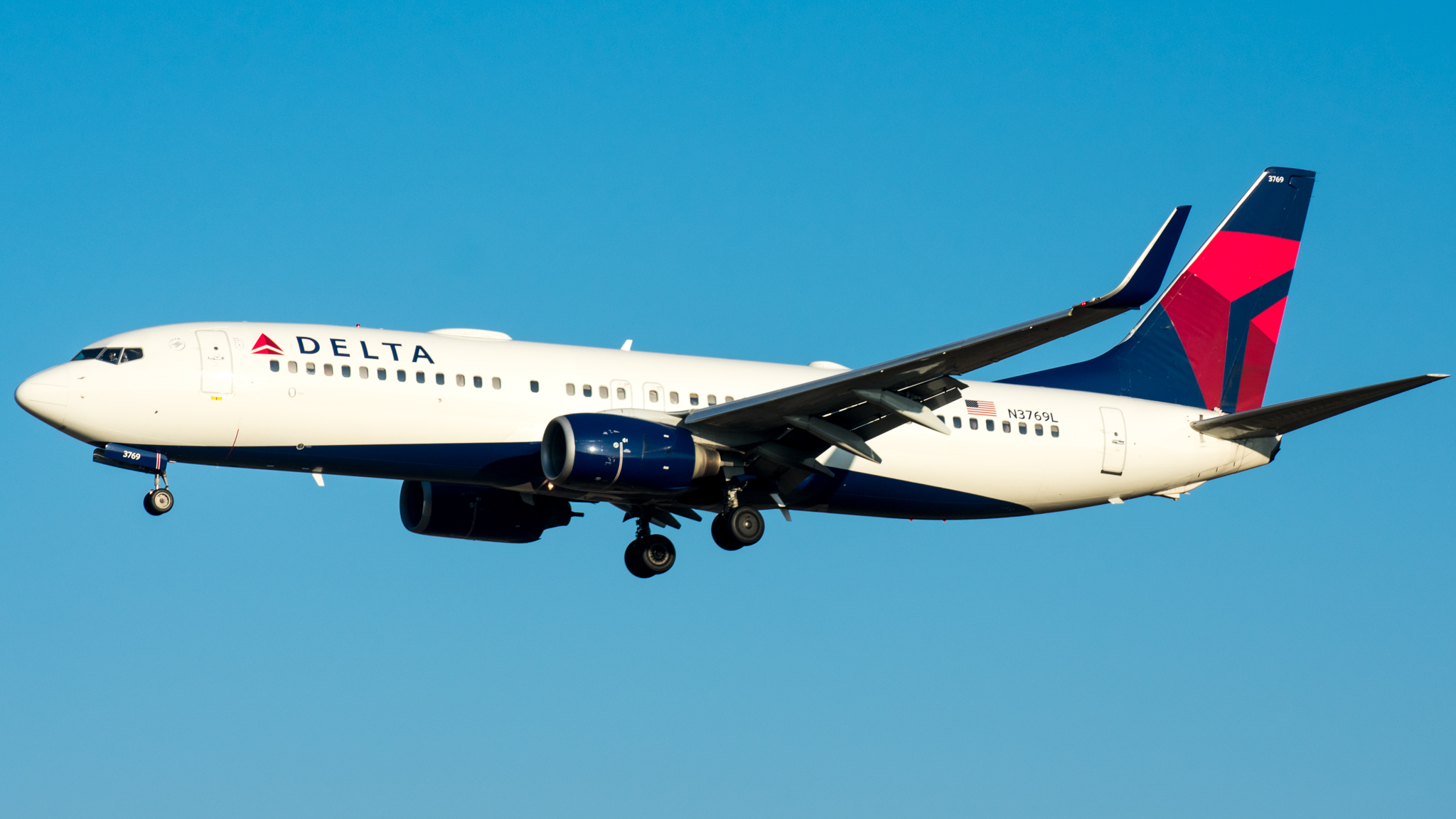 Full size: Delta Airlines Boeing 737-700 N3769l at Baltimore/Washington International Thurgood Marshall Airport