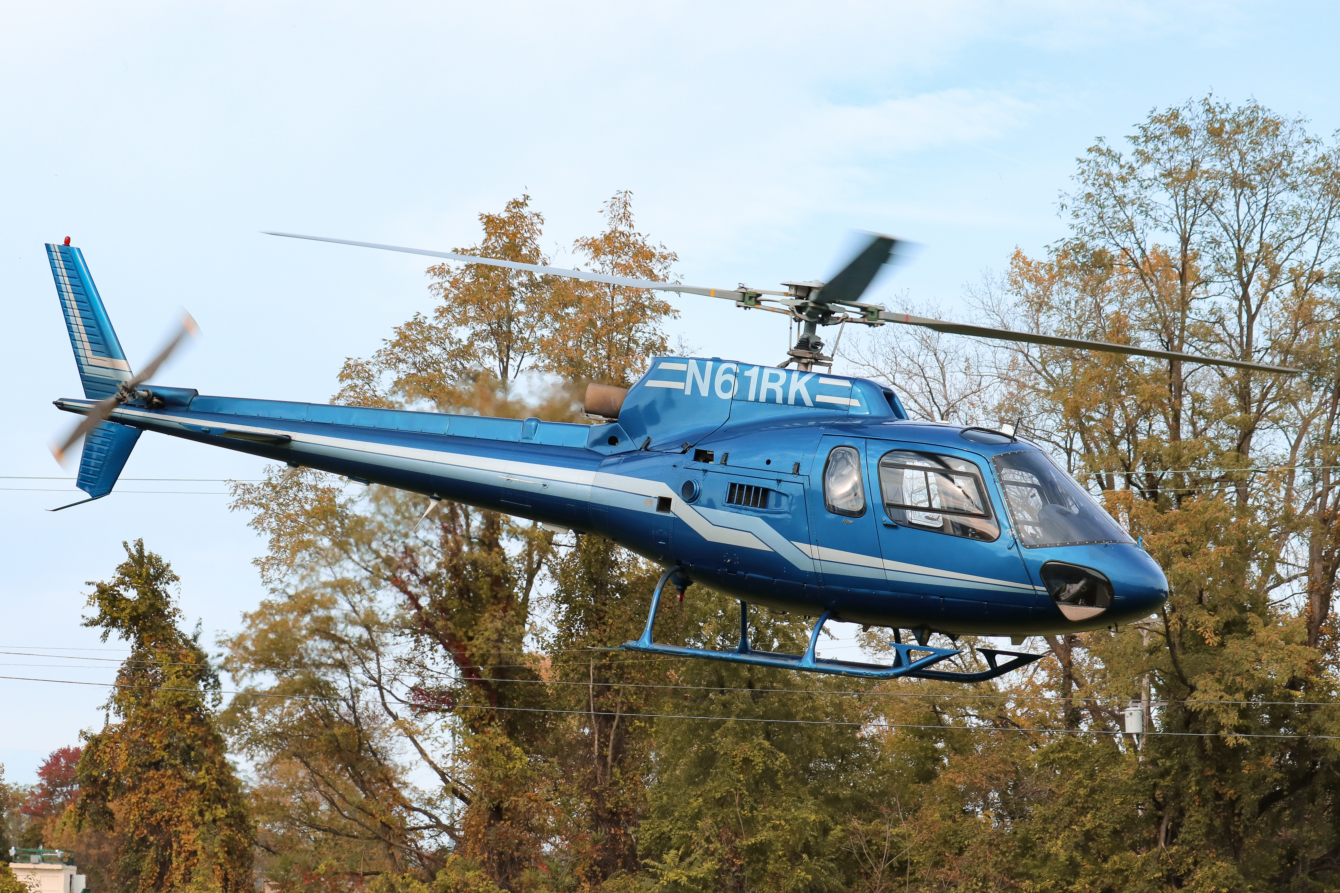 Full size: PRIVATE Eurocopter AS350  N61RK at York Airport
