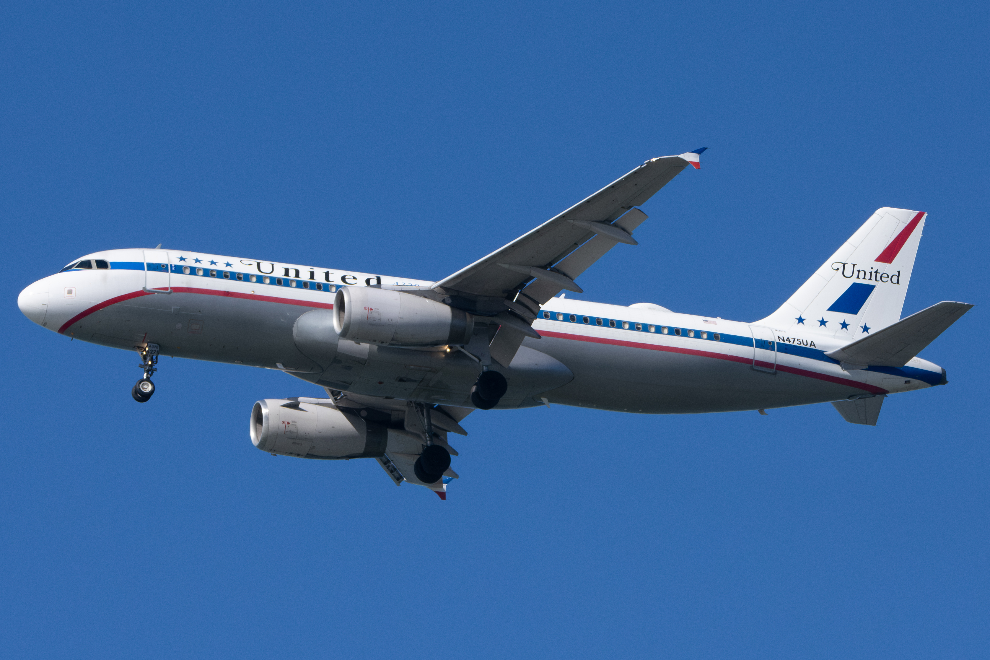 Full size: United Airlines Airbus A320 N475UA at San Francisco International Airport