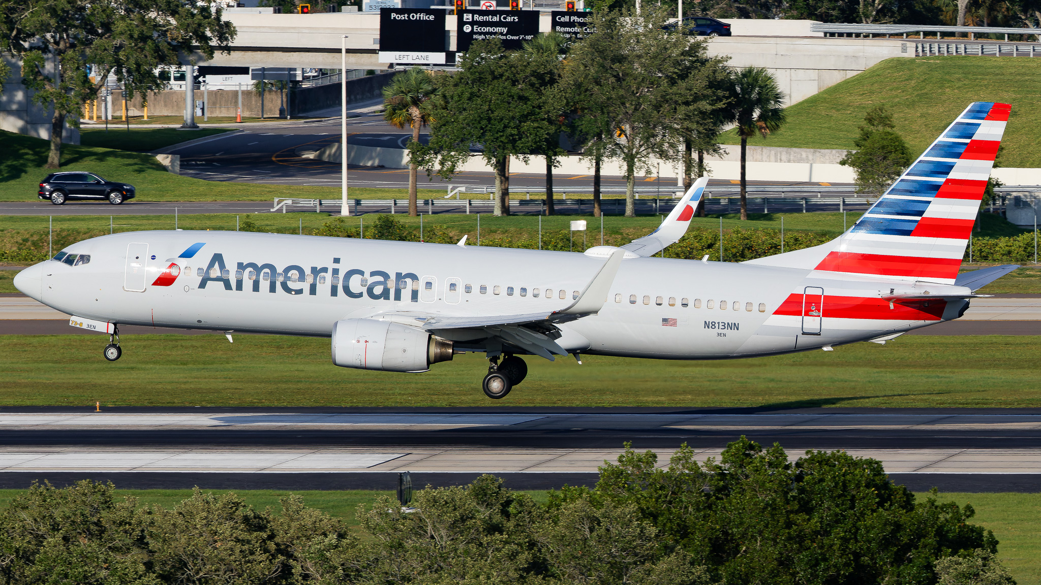 Full size: American Airlines Boeing 737-800 N813NN at Tampa International Airport