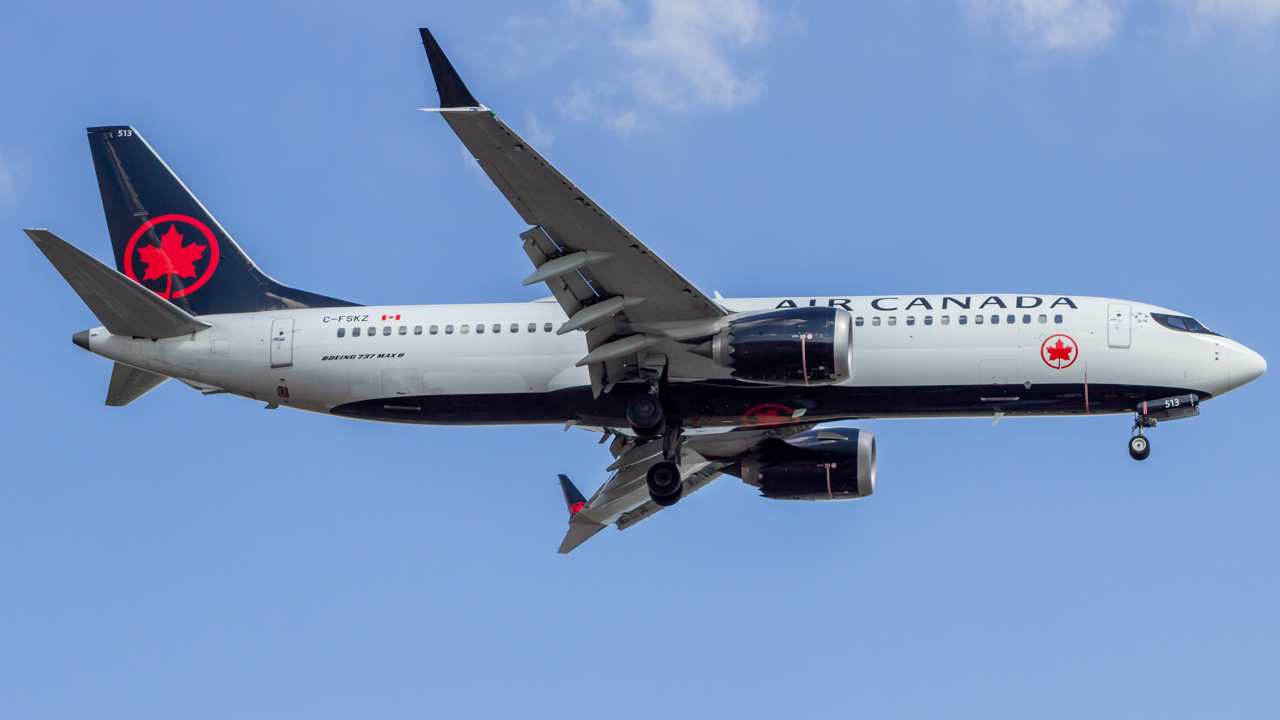 Full size: Air Canada Boeing 737 MAX 8 C-FSKZ at Newark Liberty International Airport