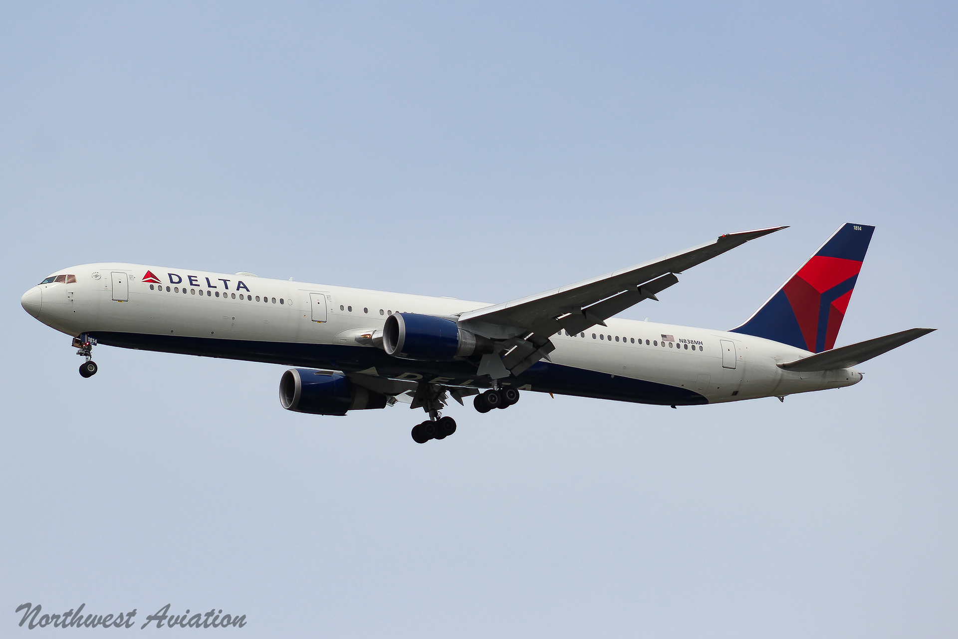 Full size: Delta Airlines Boeing 767-400ER N838MH at Seattle-Tacoma International Airport
