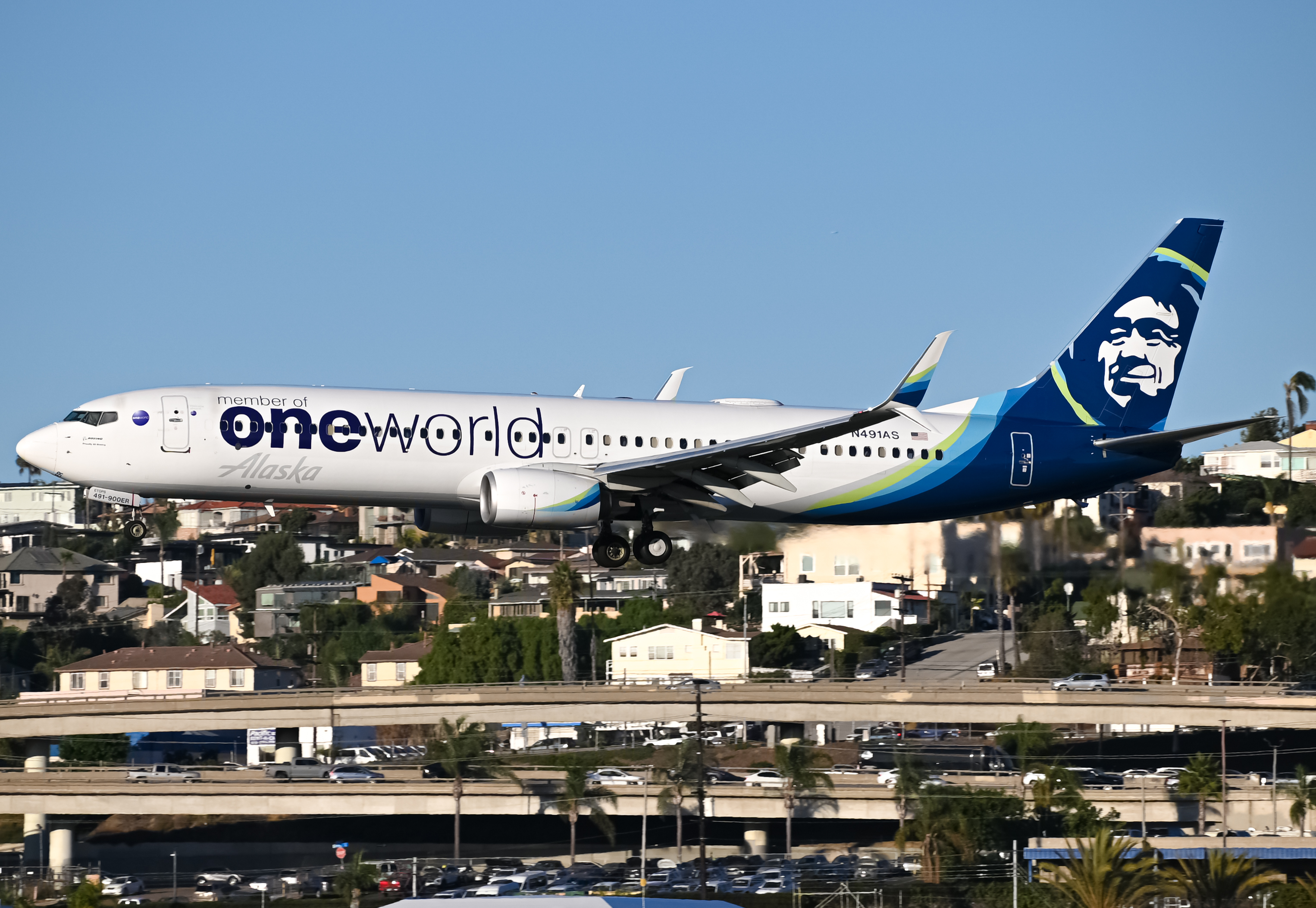 Full size: Alaska Airlines Boeing 737-900ER N419AS at San Diego International Airport