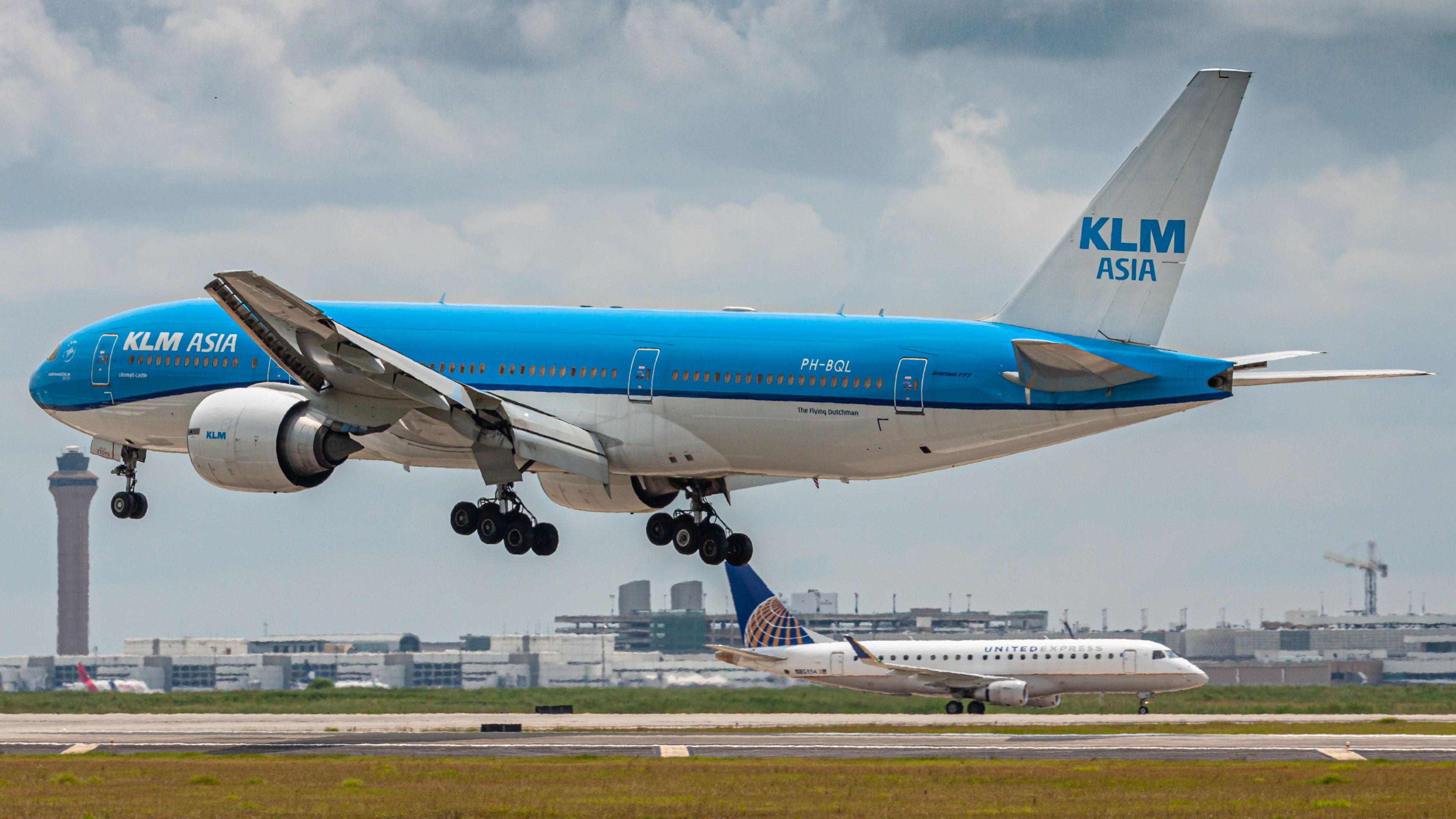 Full size: KLM Asia Boeing 777-200ER PH-BQL at Houston-George Bush Intercontinental Airport