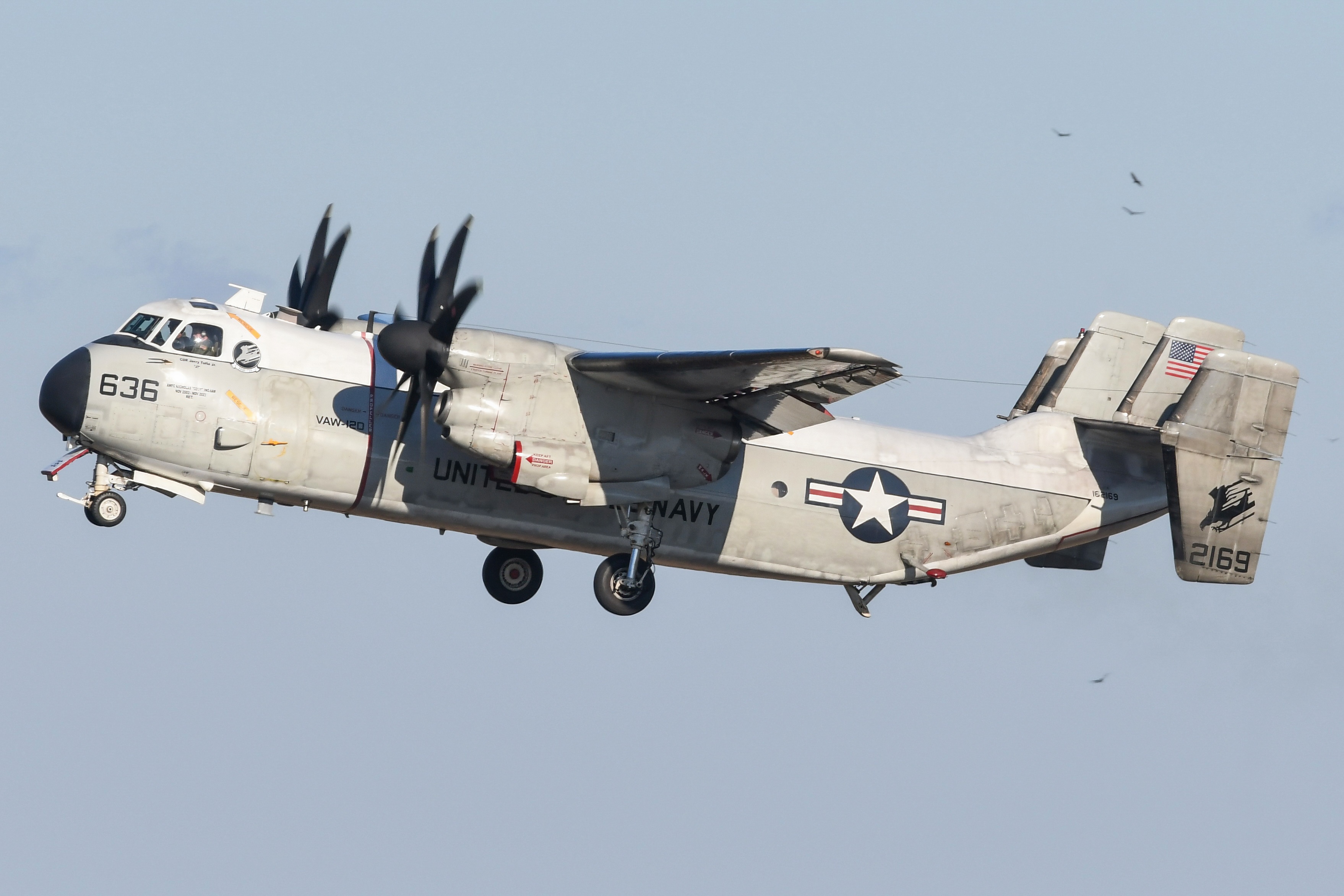 Full size: USN - United States Navy Grumman C-2 Greyhound 162169 at Atlantic City International Airport