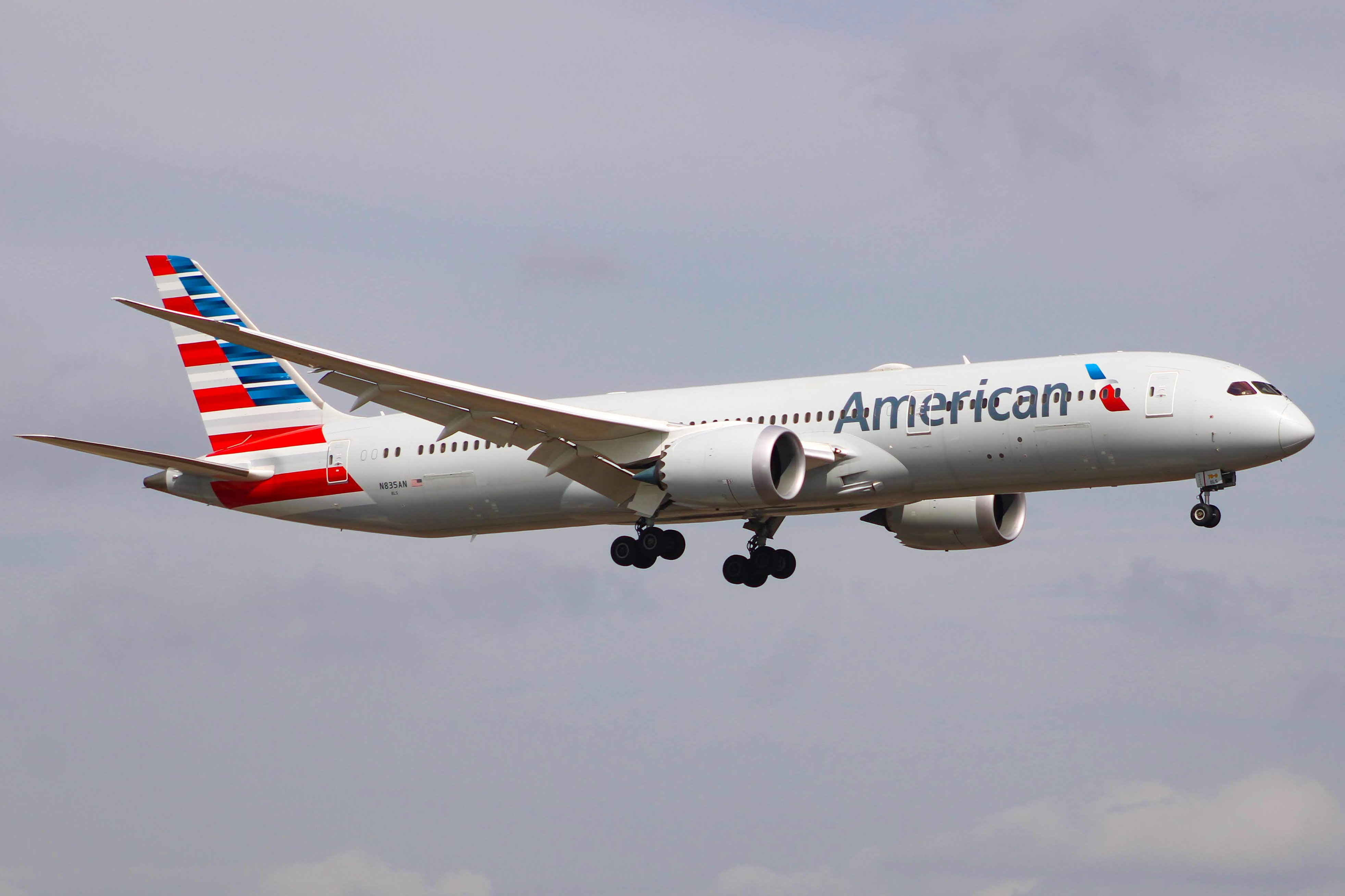 Full size: American Airlines Boeing 787-9 N835AN at Dallas-Fort Worth International Airport