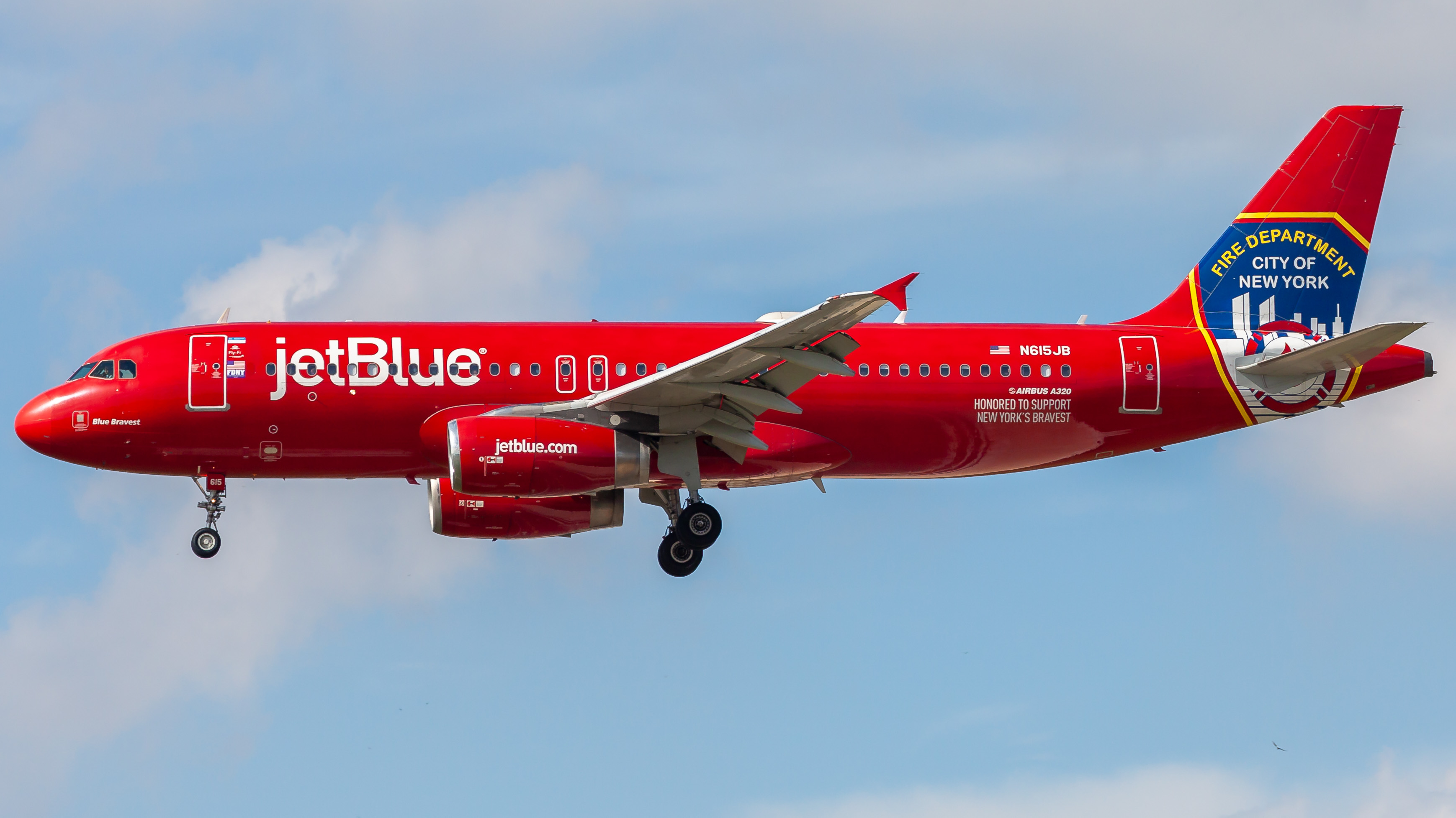 Full size: JetBlue Airways Airbus A320 N615JB at Orlando International Airport