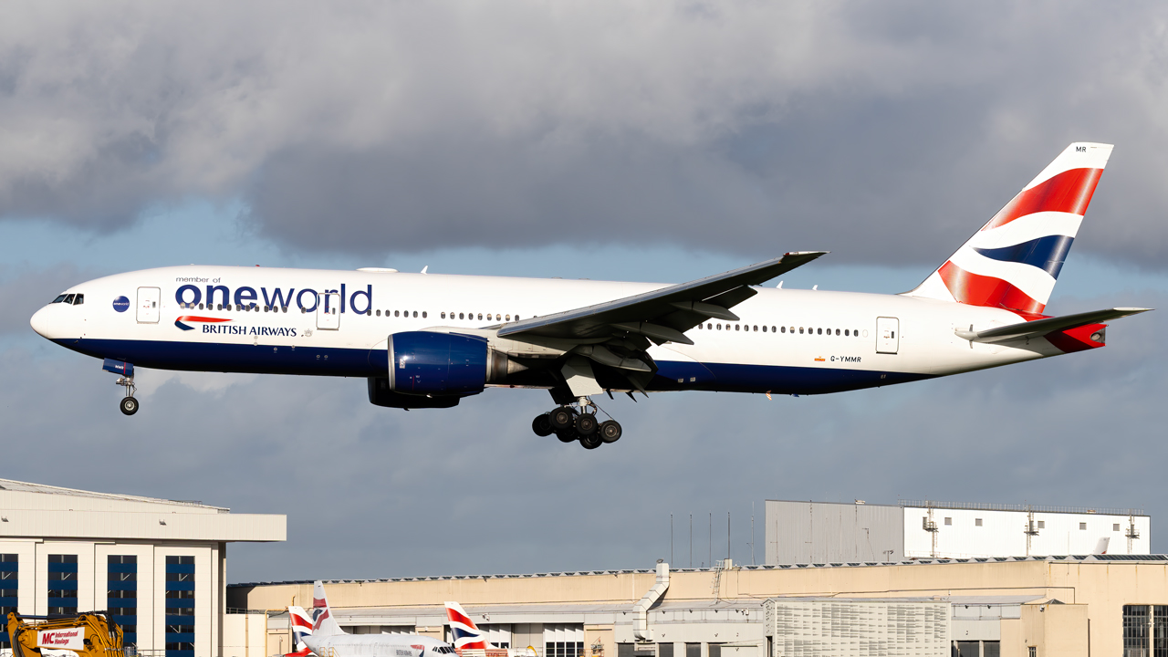 Full size: British Airways Boeing 777-200ER G-YMMR at London Heathrow International Airport