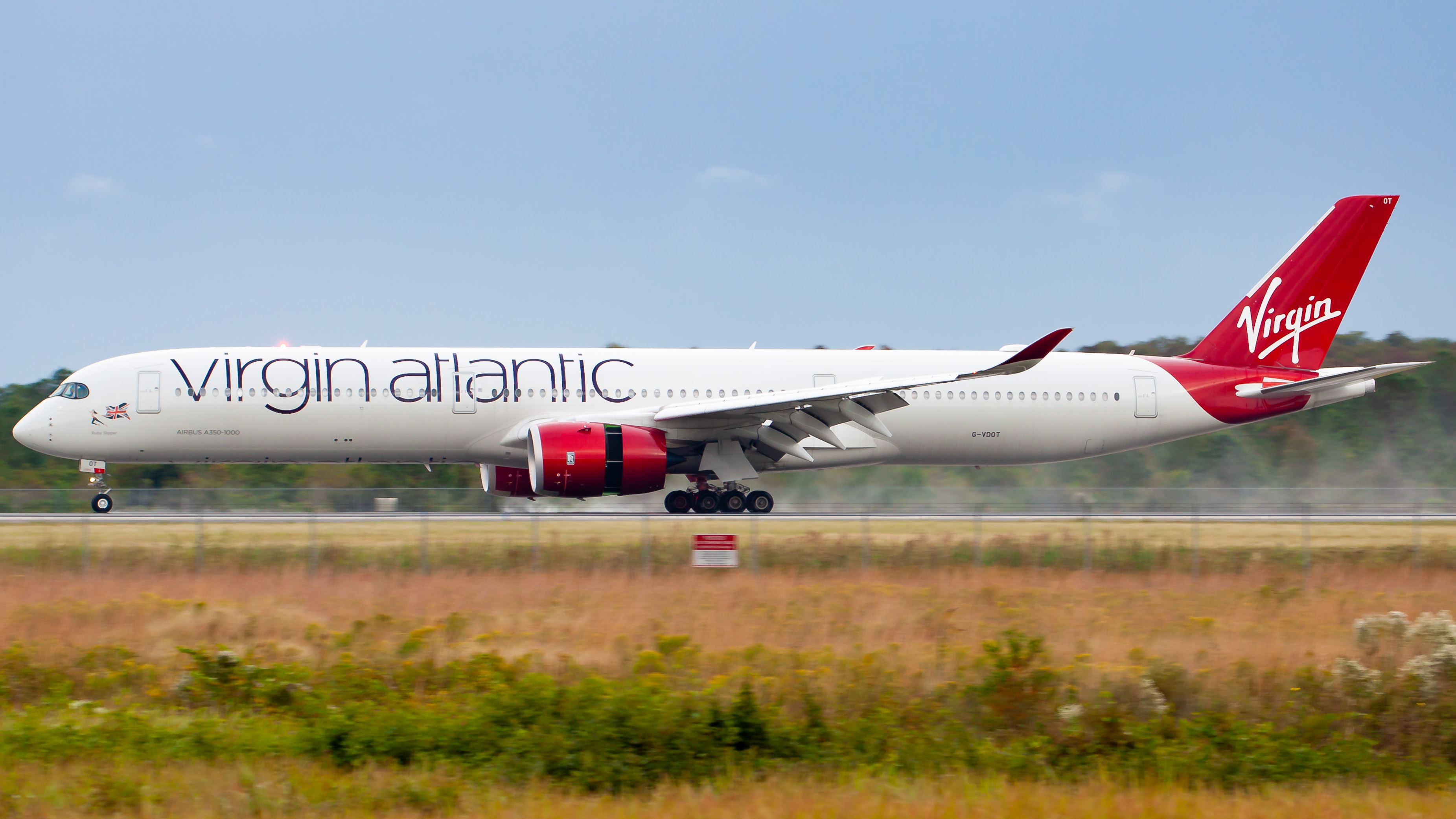 Full size: Virgin Atlantic Airbus A350-1000 G-VDOT at Orlando International Airport