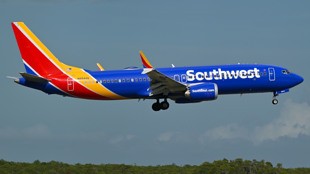 Full size: Southwest Airlines Boeing 737 MAX 8 N8844Q at Orlando International Airport