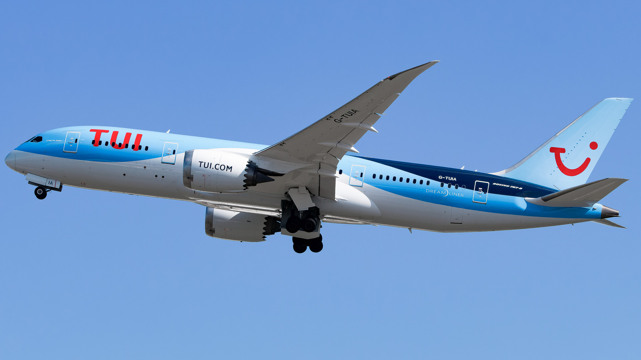 Full size: TUI UK  Boeing B787-8 G-TUIA at Melbourne International Airport