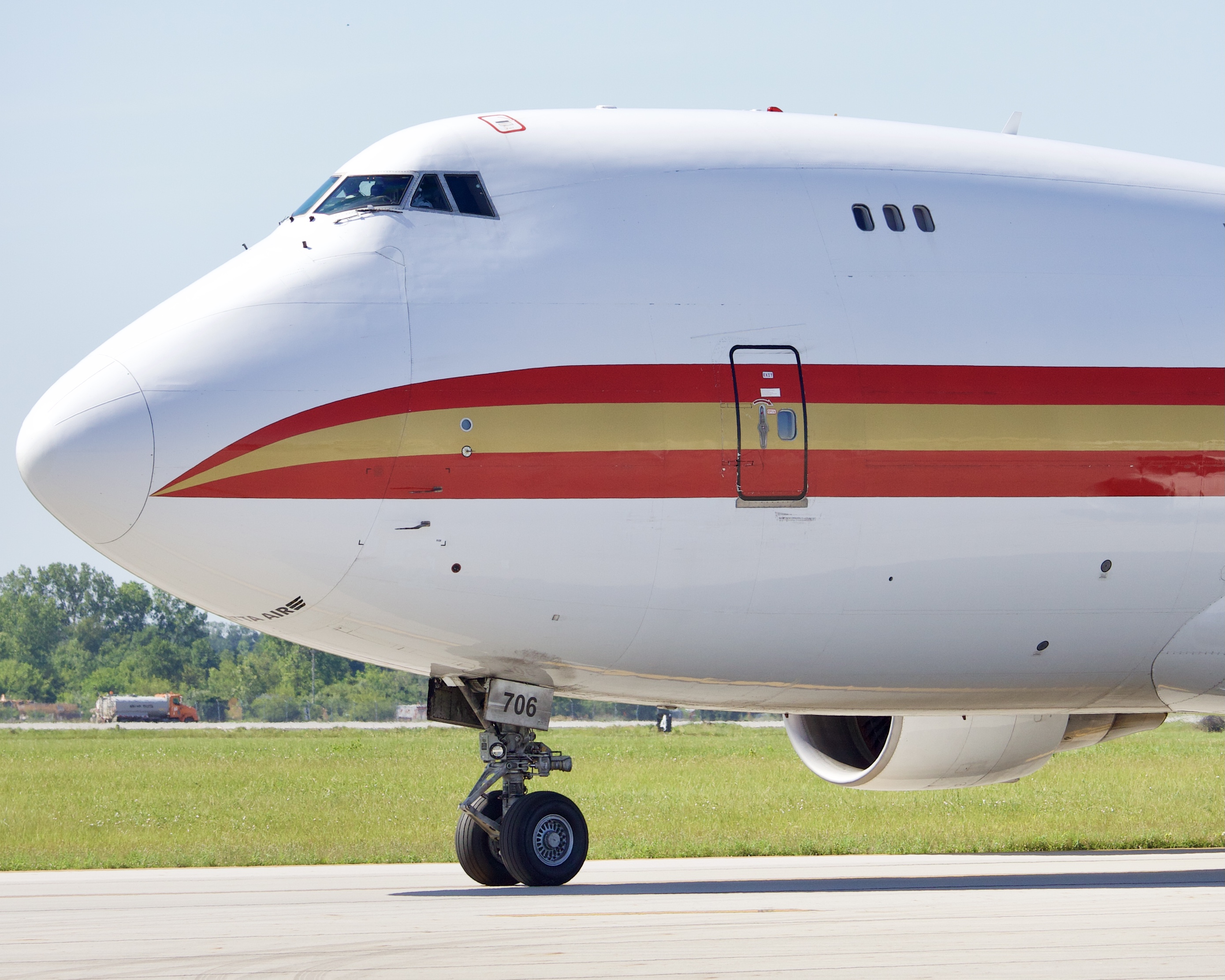 Full size: Kalitta Air  Boeing 747-400F N706CK at Rickenbacker International Airport