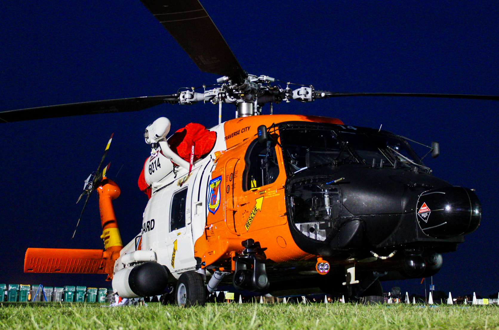Full size: USCG - United States Coast Guard Sikorsky HH-60J Jayhawk  6014 at Wittman Regional Airport