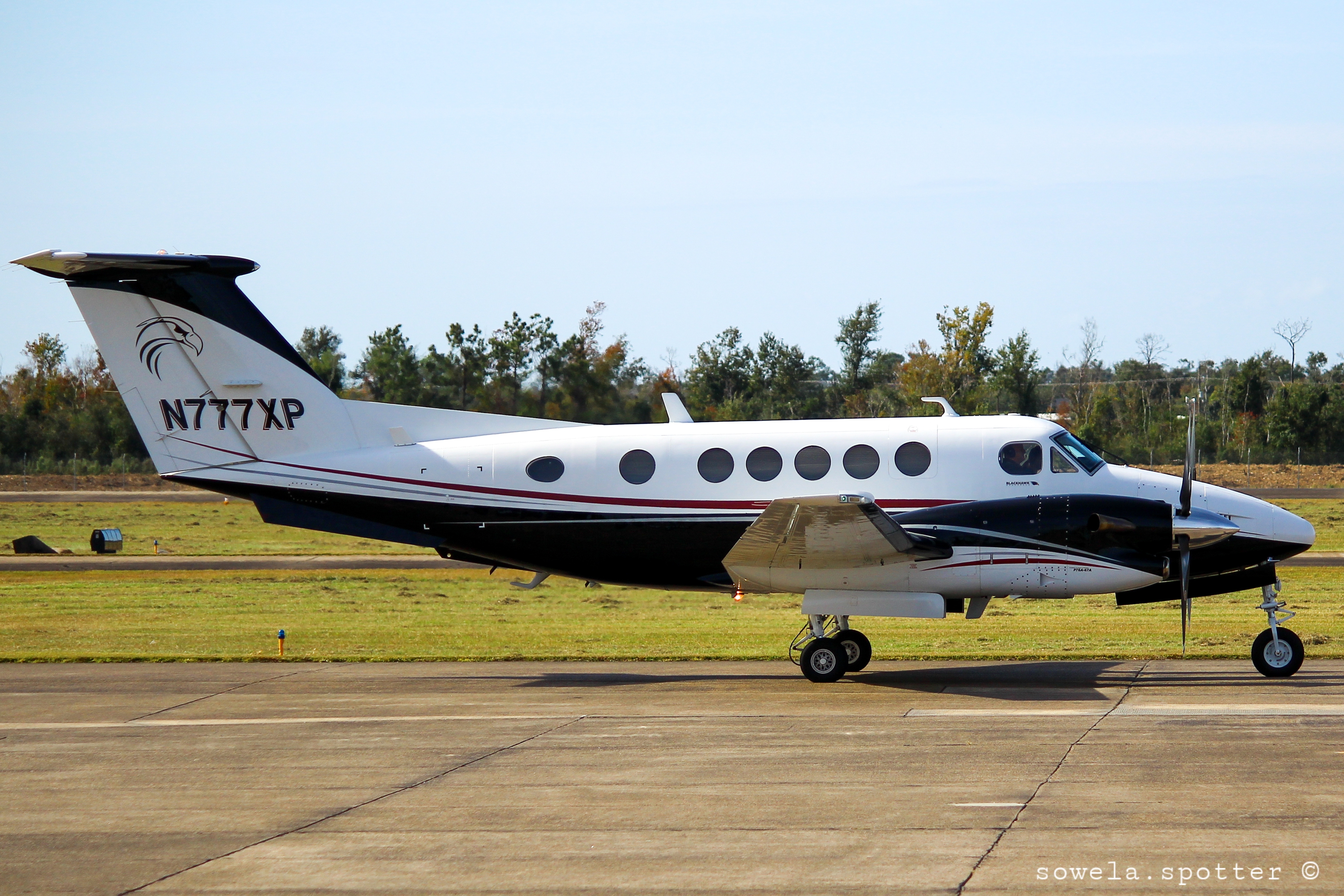 Full size: PRIVATE Beechcraft King Air 300 N777XP at Lake Charles Regional Airport