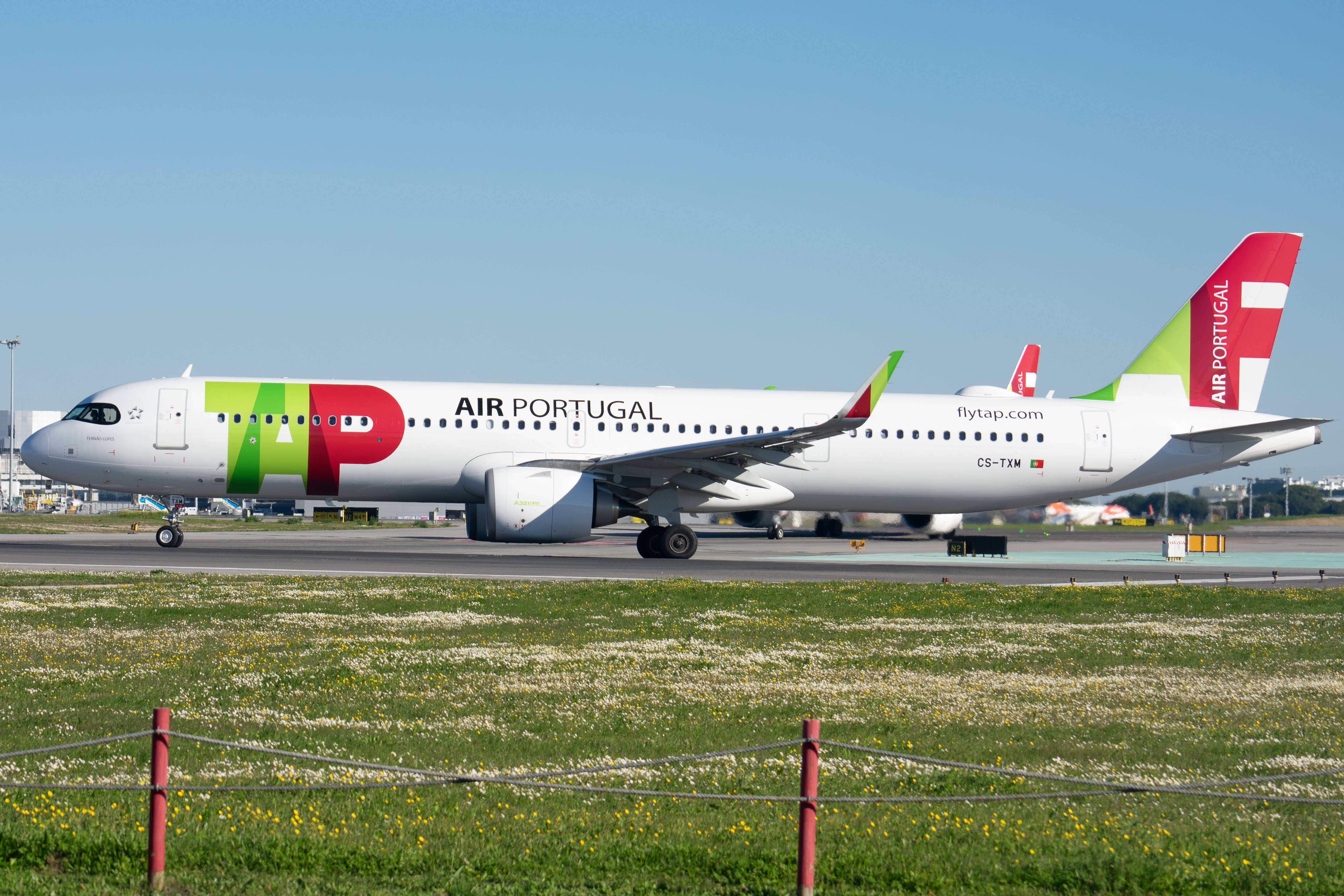 Full size: TAP Air Portugal Airbus A321NEO CS-TXM at Lisbon Humberto Delgado Airport