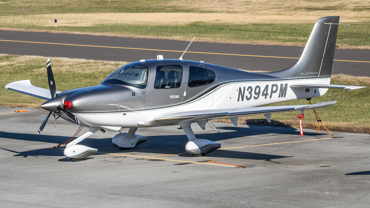 Full size: PRIVATE Cirrus SR-22 N394PM at College Park Airport