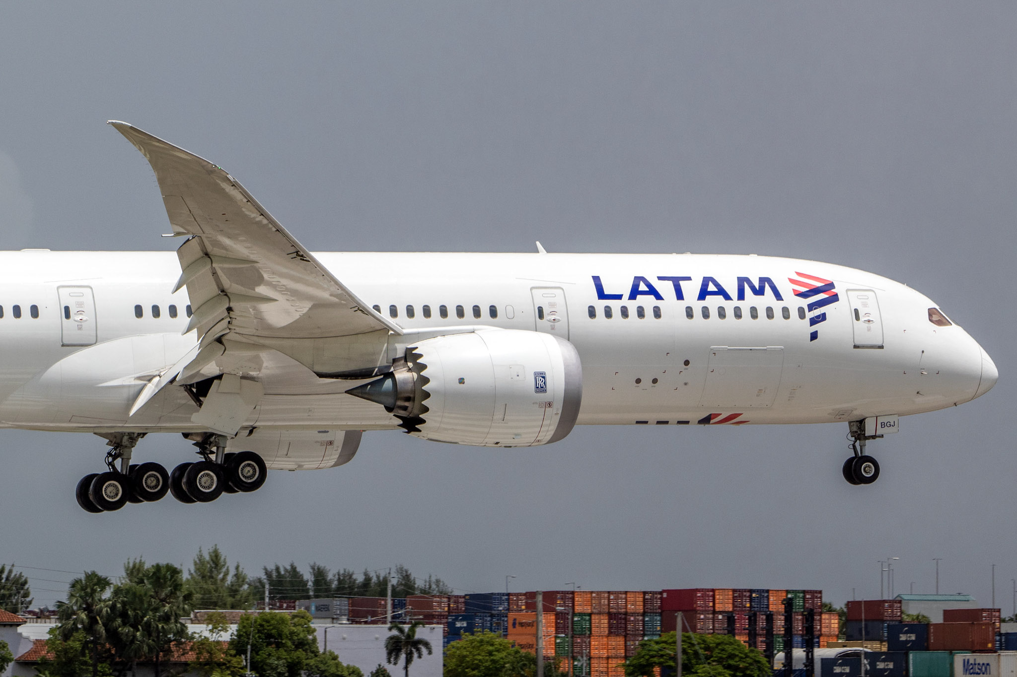 Full size: LATAM Boeing 787-9 CC-BGJ at Miami International Airport