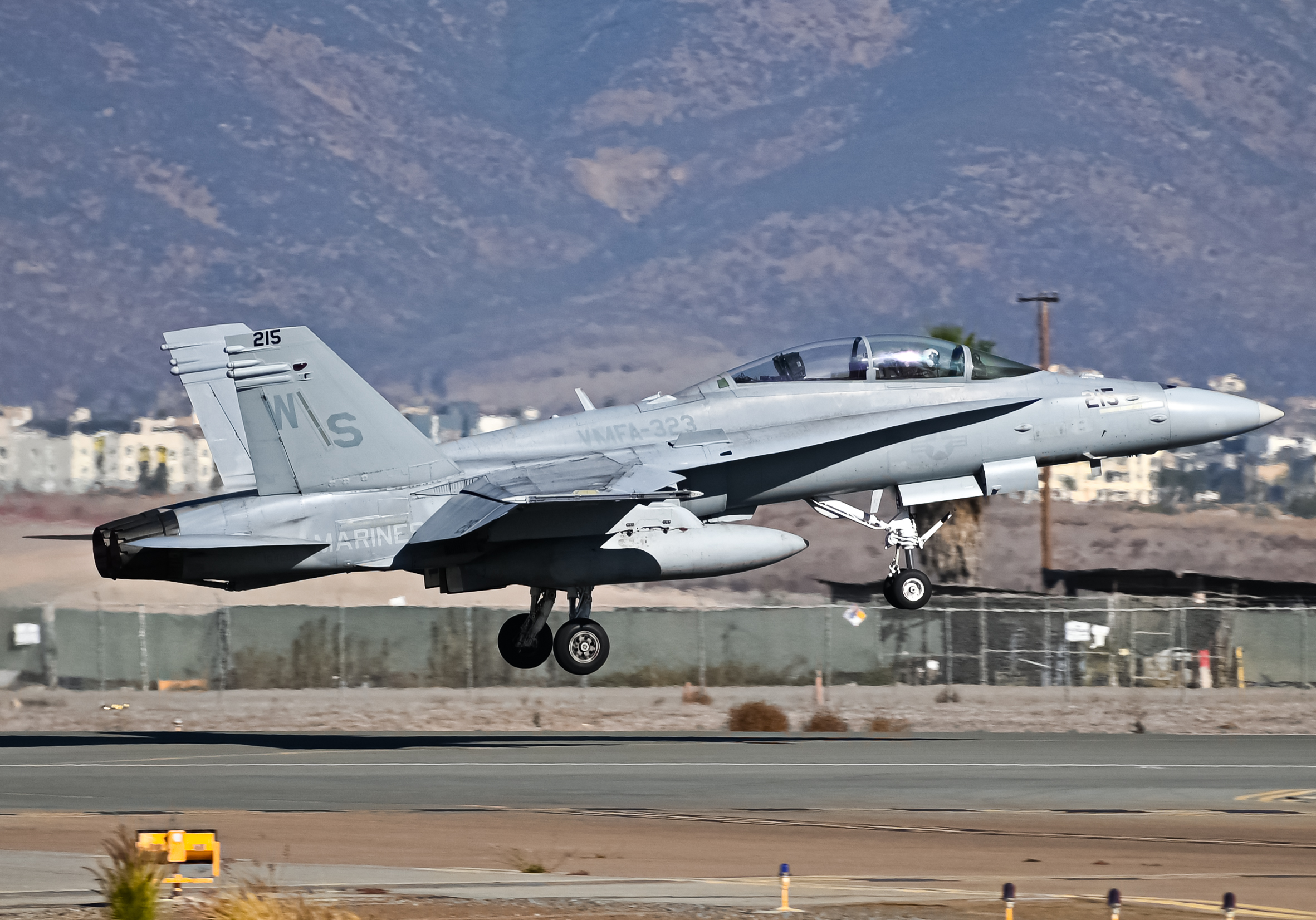 Full size: USMC - United States Marine Corp McDonnel Douglas F/A-18 Hornet 164699 at Brown Field Municipal Airport