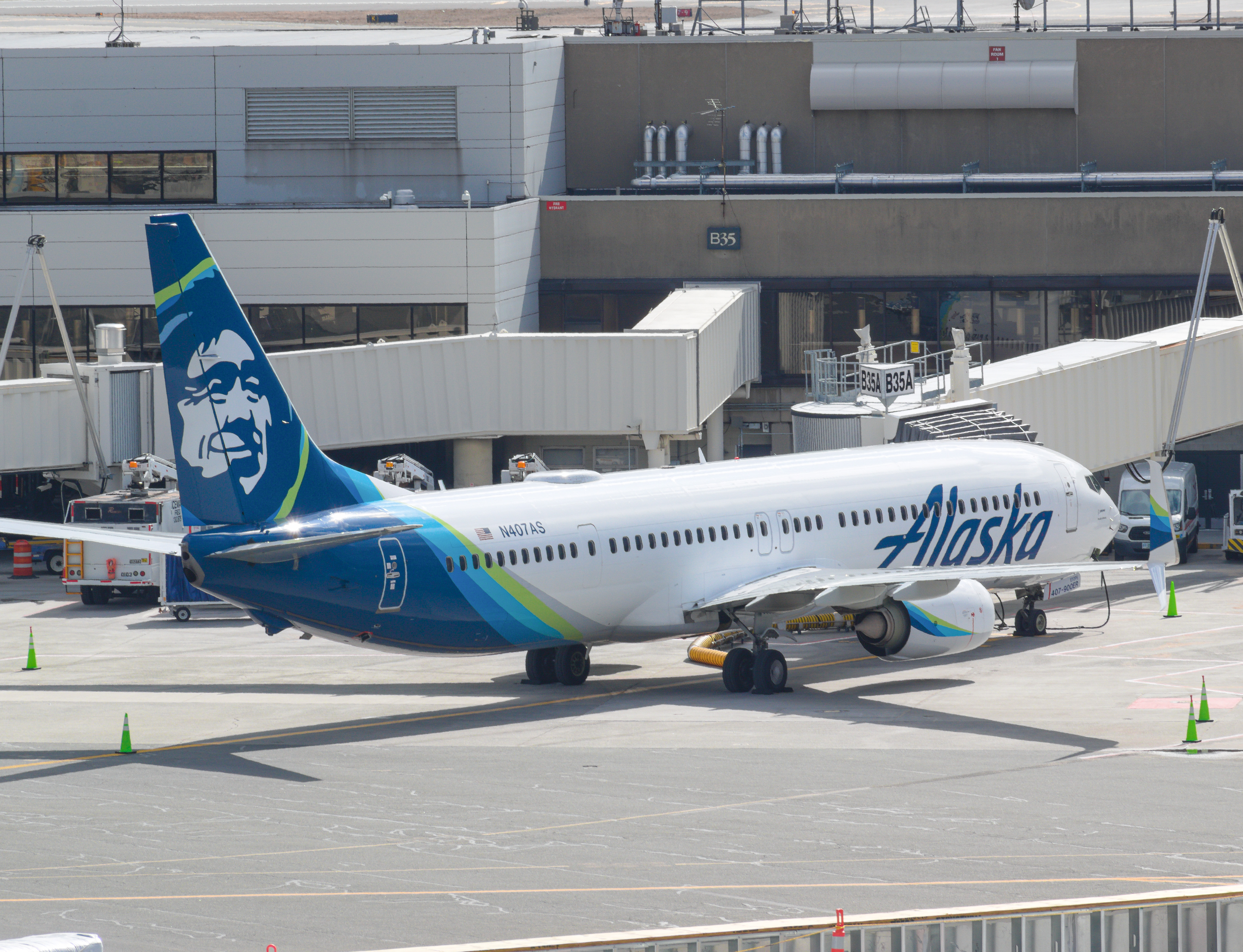 Full size: Alaska Airlines Boeing 737-900ER N407AS at General Edward Lawrence Logan International Airport