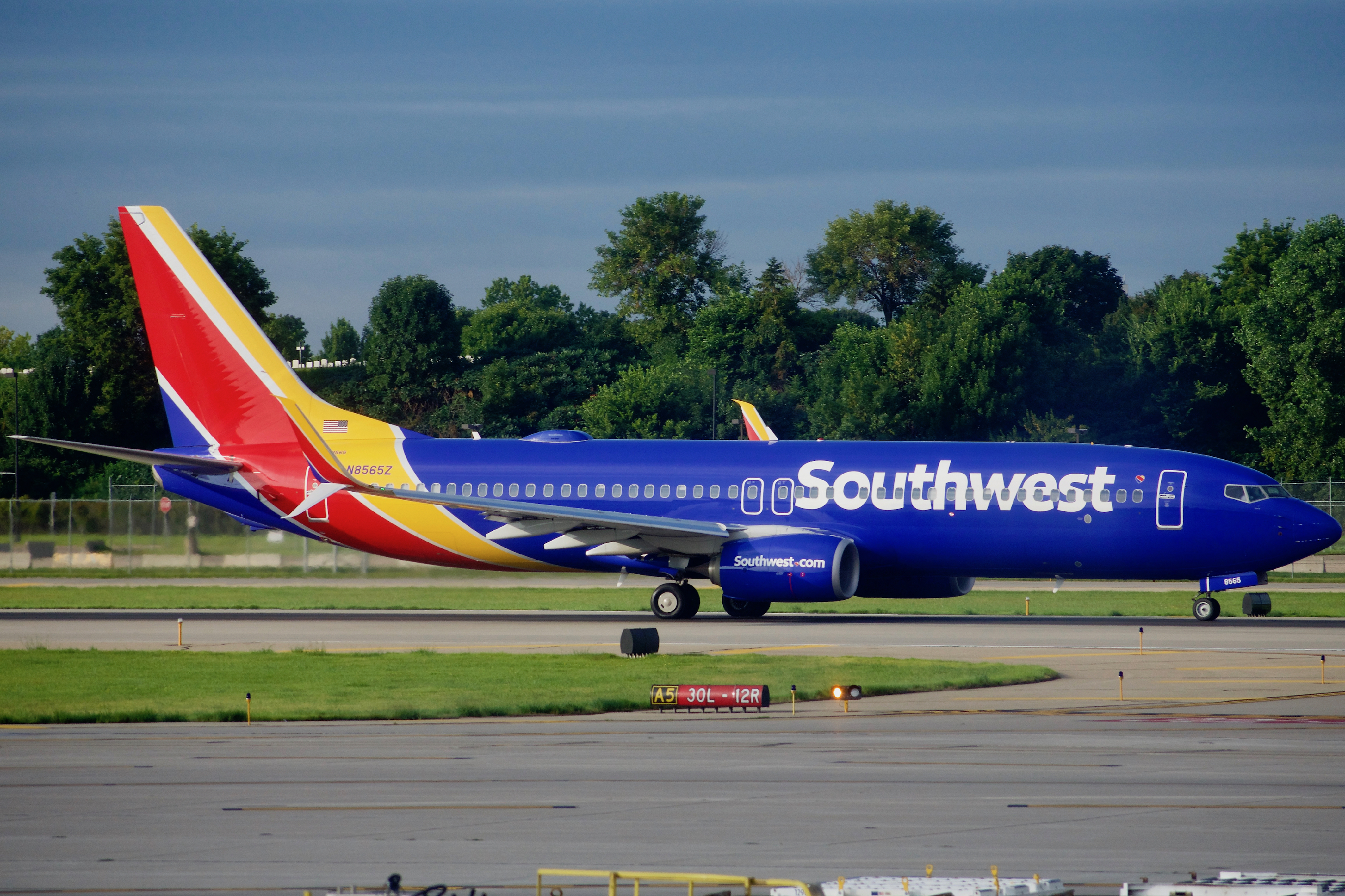 Full size: Southwest Boeing 737-800 N8565Z at Minneapolis-St Paul International/Wold-Chamberlain Airport