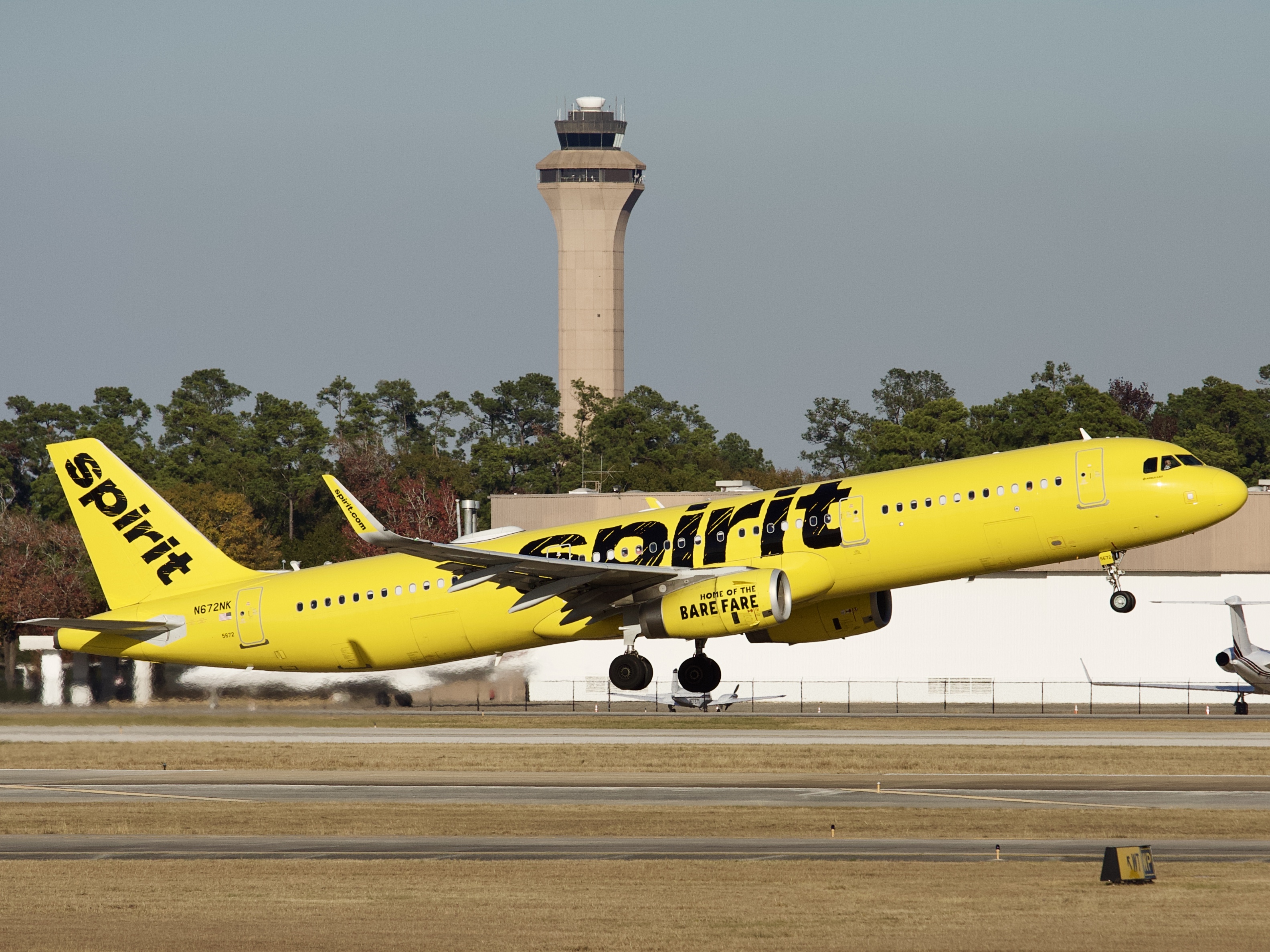 Full size: Spirit Airlines  Airbus A321 N672NK at Houston-George Bush Intercontinental Airport