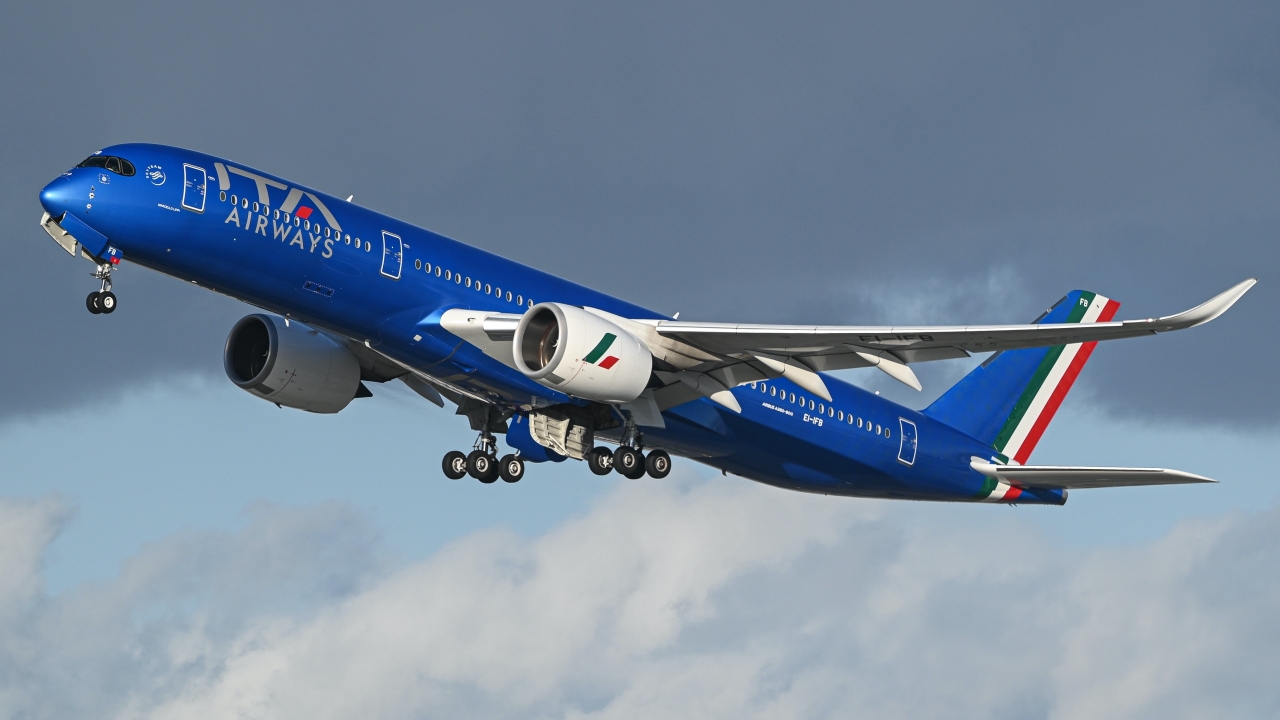 Full size: ITA Airways Airbus A350-900 EI-IFB at Los Angeles International Airport