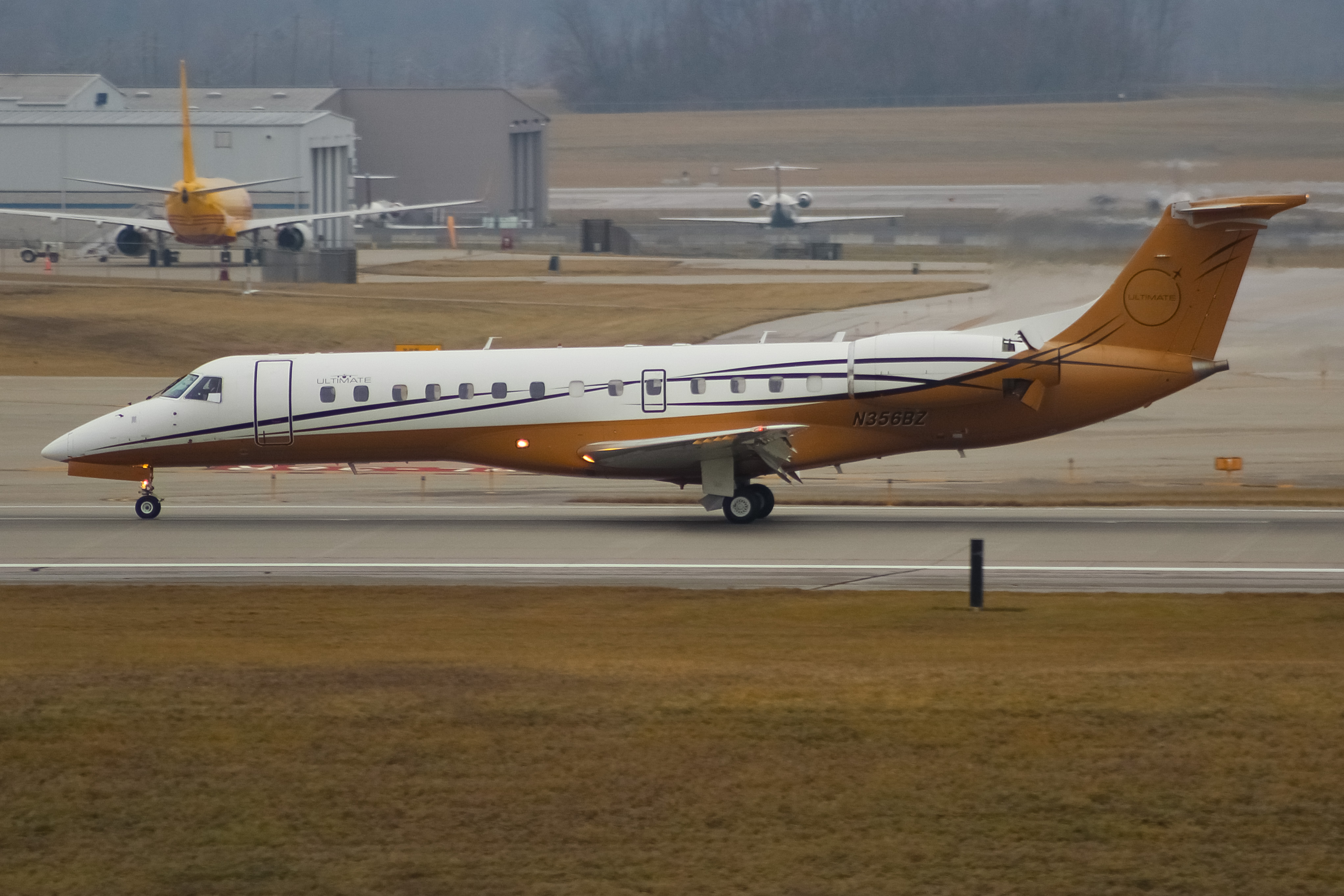 Full size: Ultimate Air Shuttle Embraer ERJ135 N356BZ at Cincinnati/Northern Kentucky International Airport