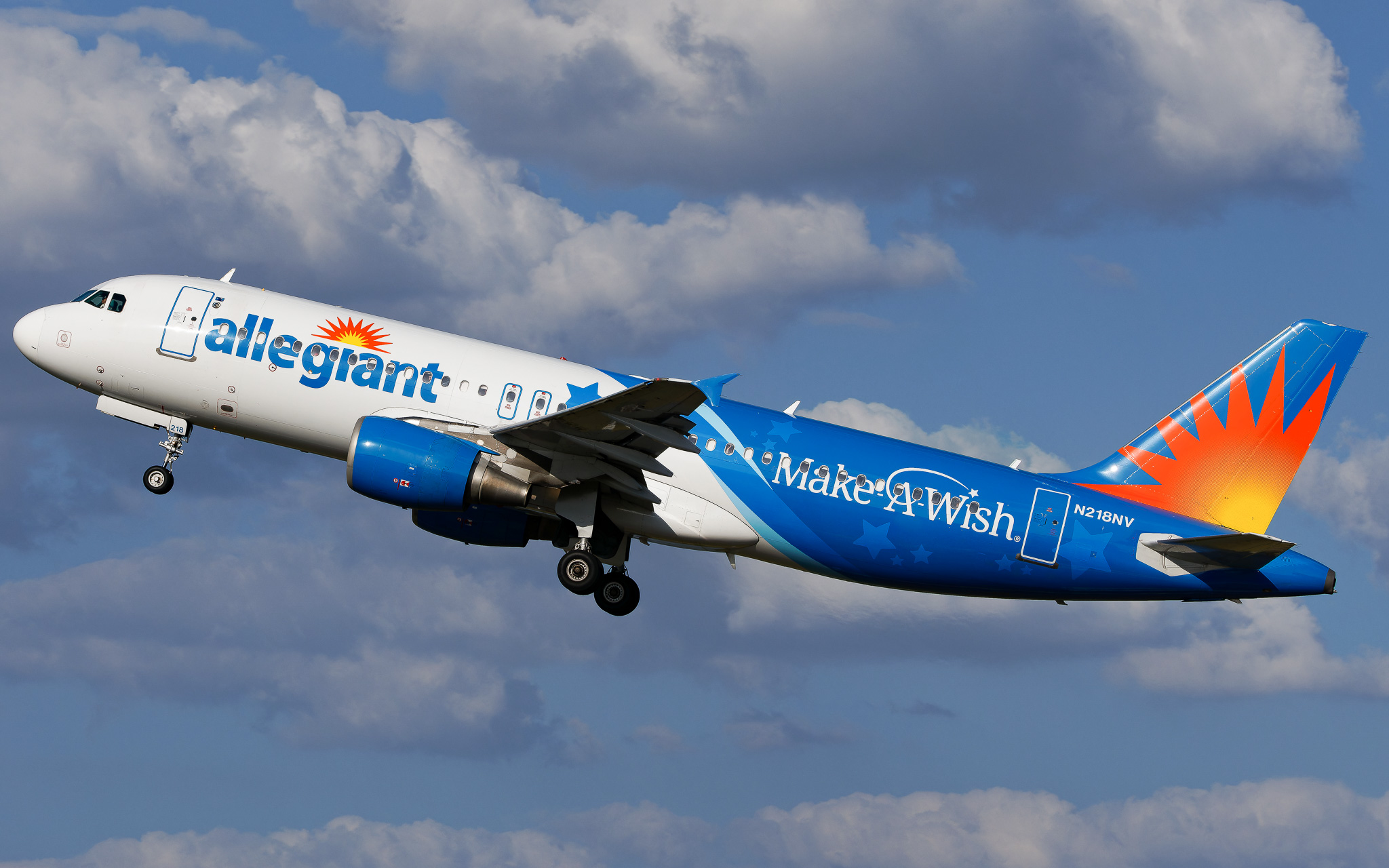Full size: Allegiant Air Airbus A320 N218NV at St. Petersburg Clearwater International Airport