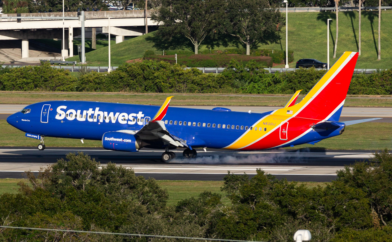 Full size: Southwest Airlines Boeing 737-800 N8301J at Tampa International Airport